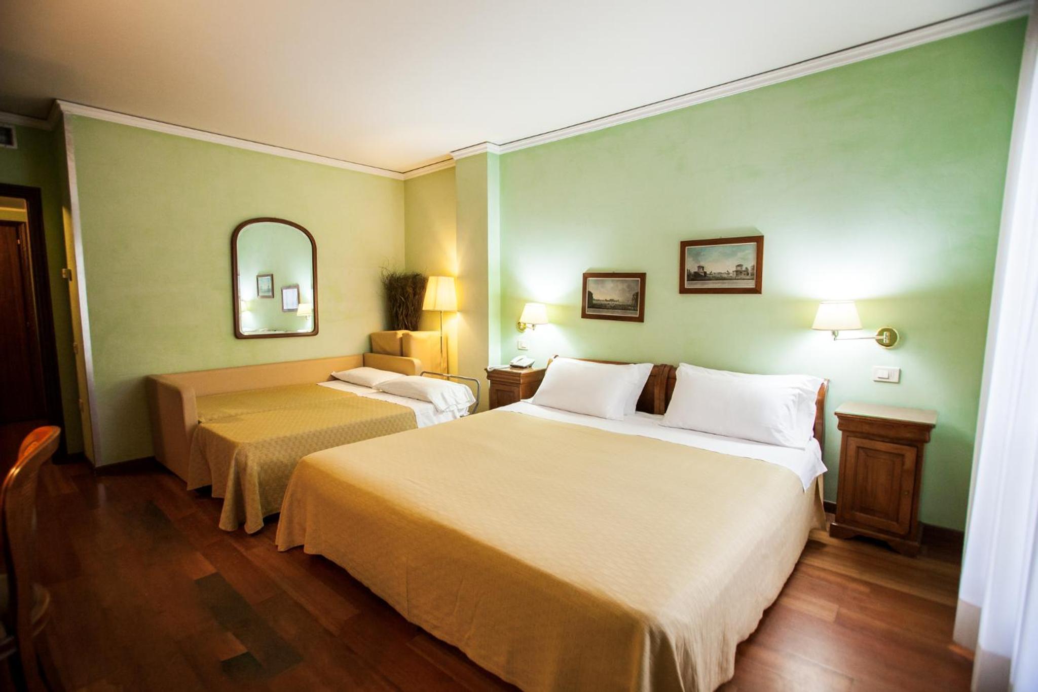 Classic Double or Twin Room - Photo 23