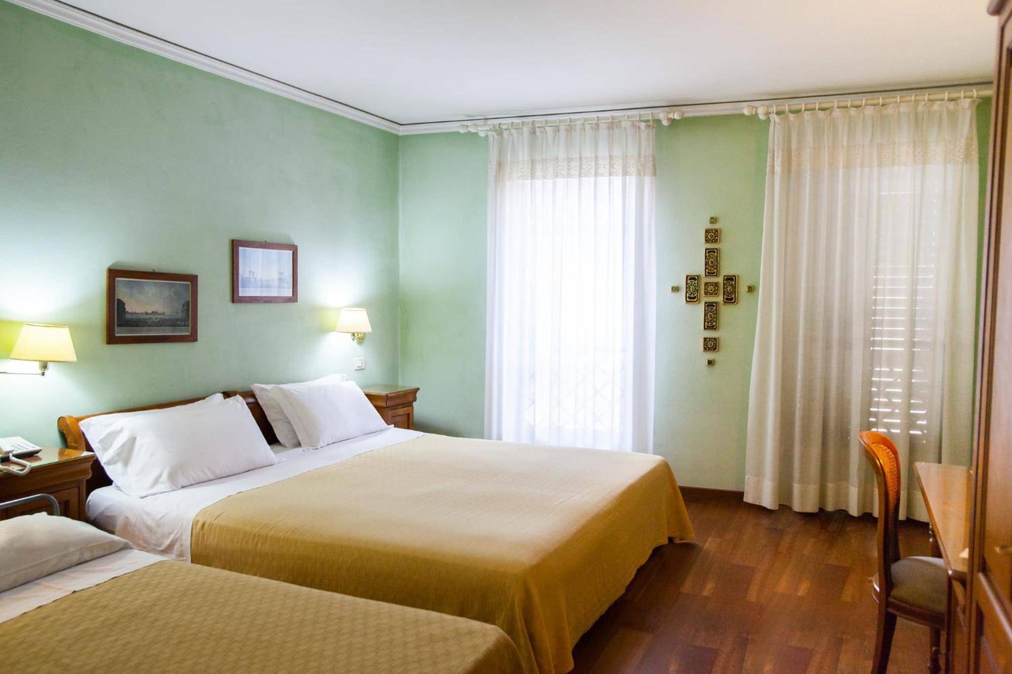 Classic Double or Twin Room - Photo 24