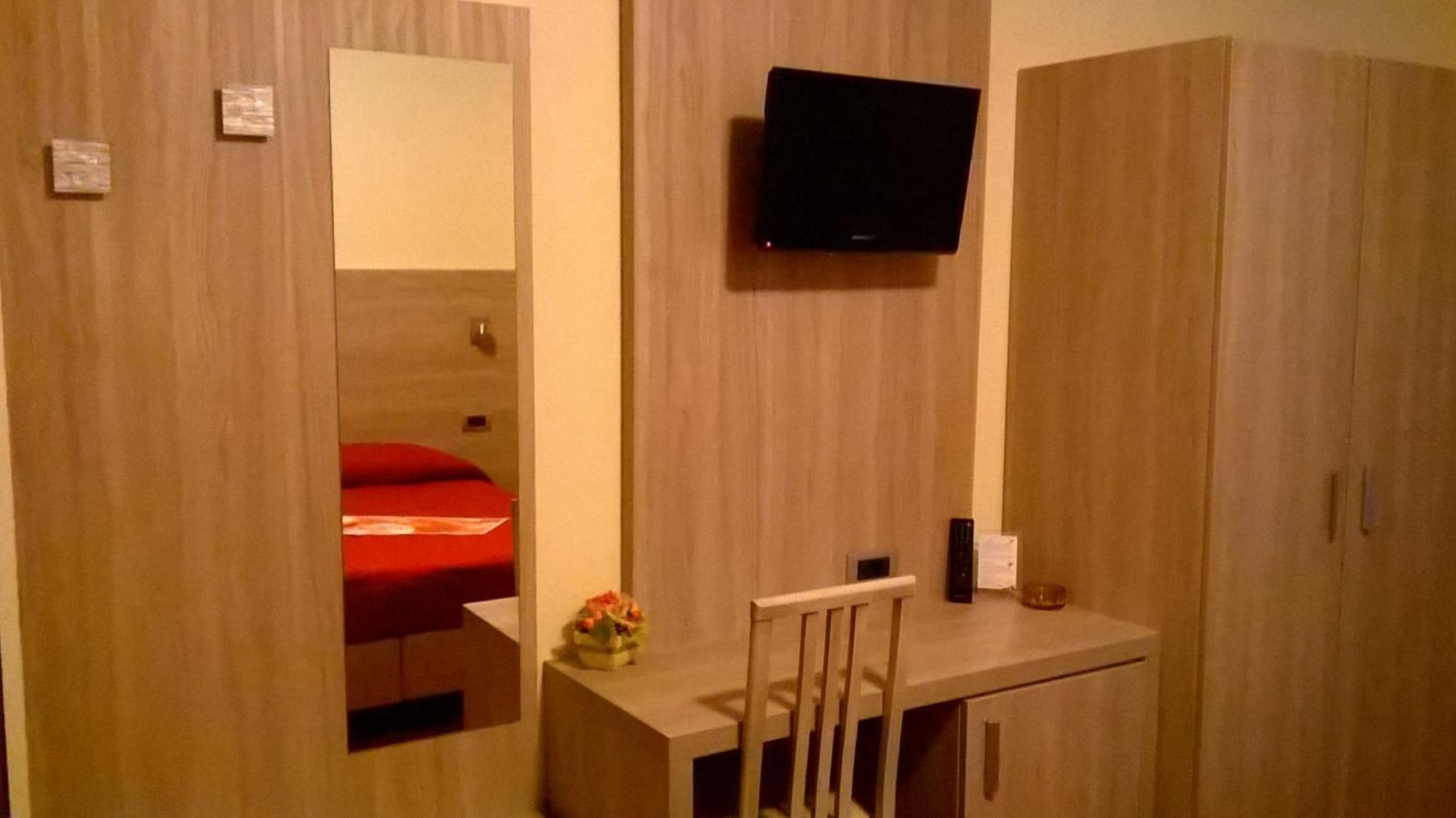 Triple Room with Balcony and Mountain View - Photo 5