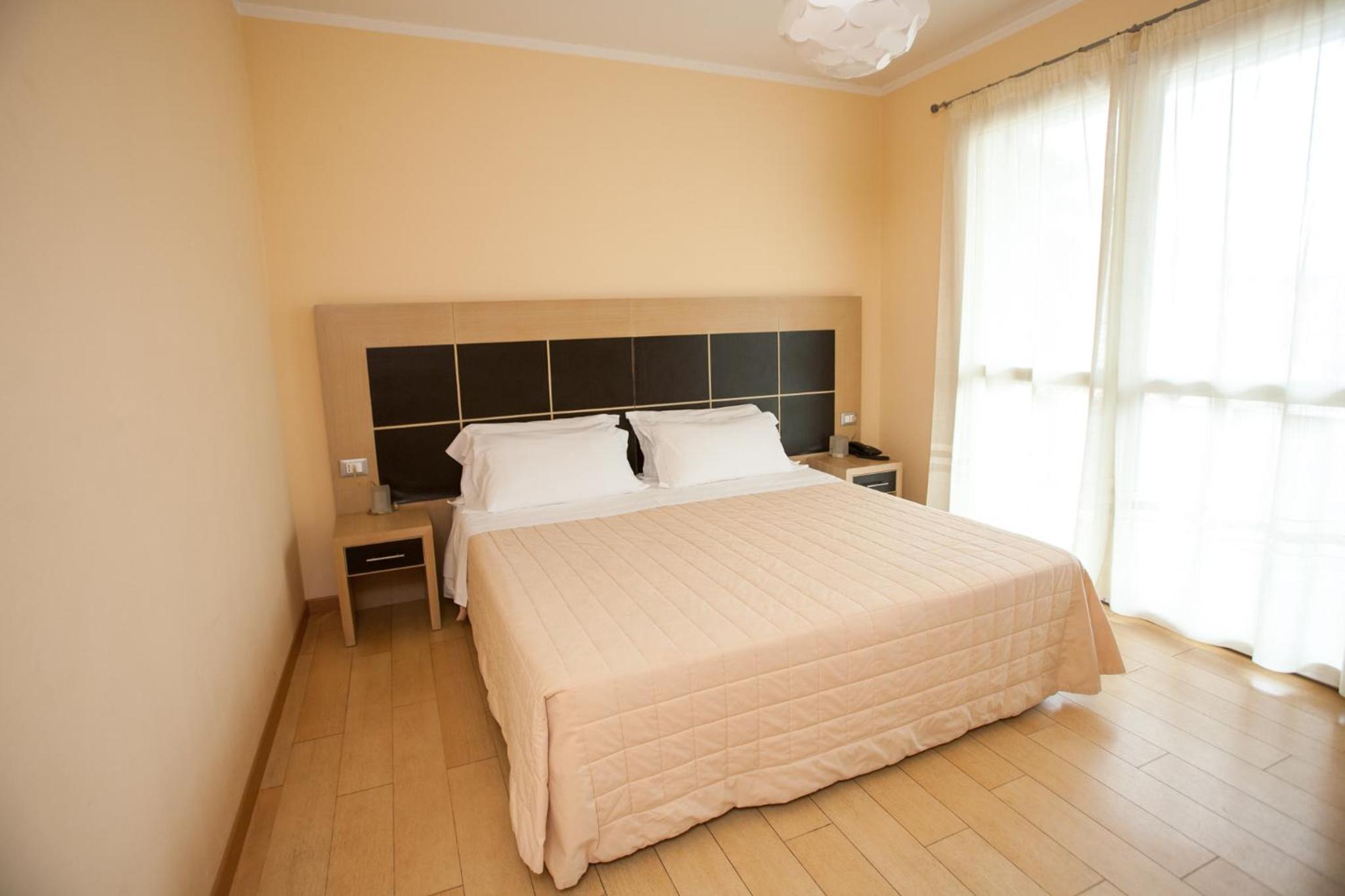 Superior Double or Twin Room - Photo 21