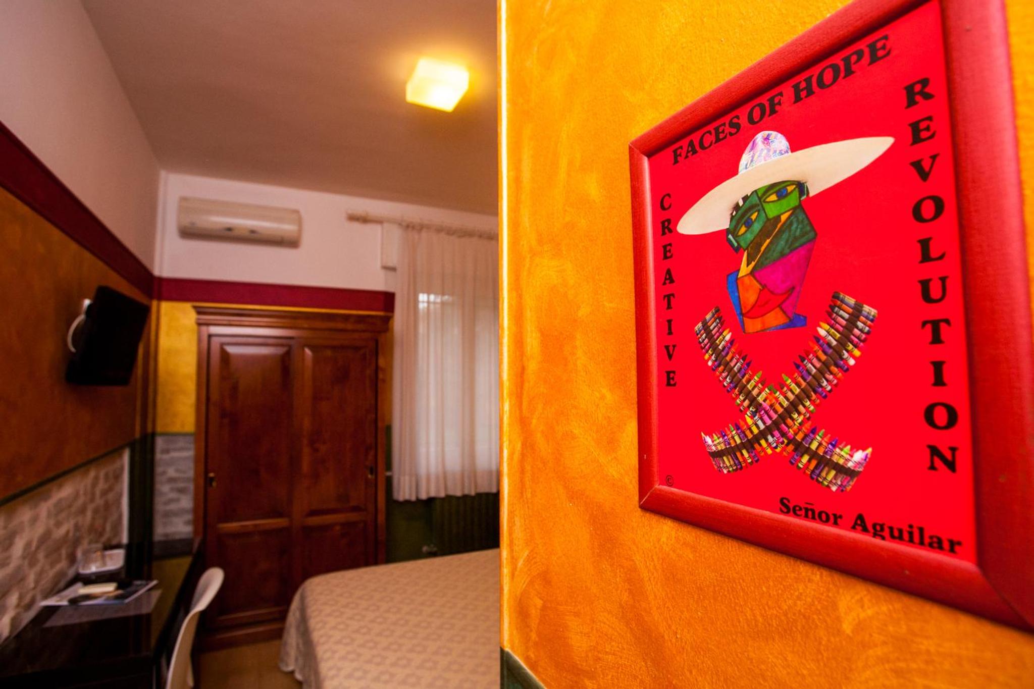 Classic Double or Twin Room - Photo 12