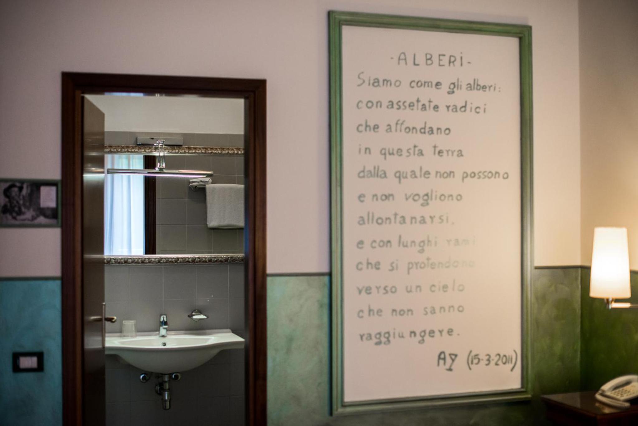 Classic Double or Twin Room - Photo 6