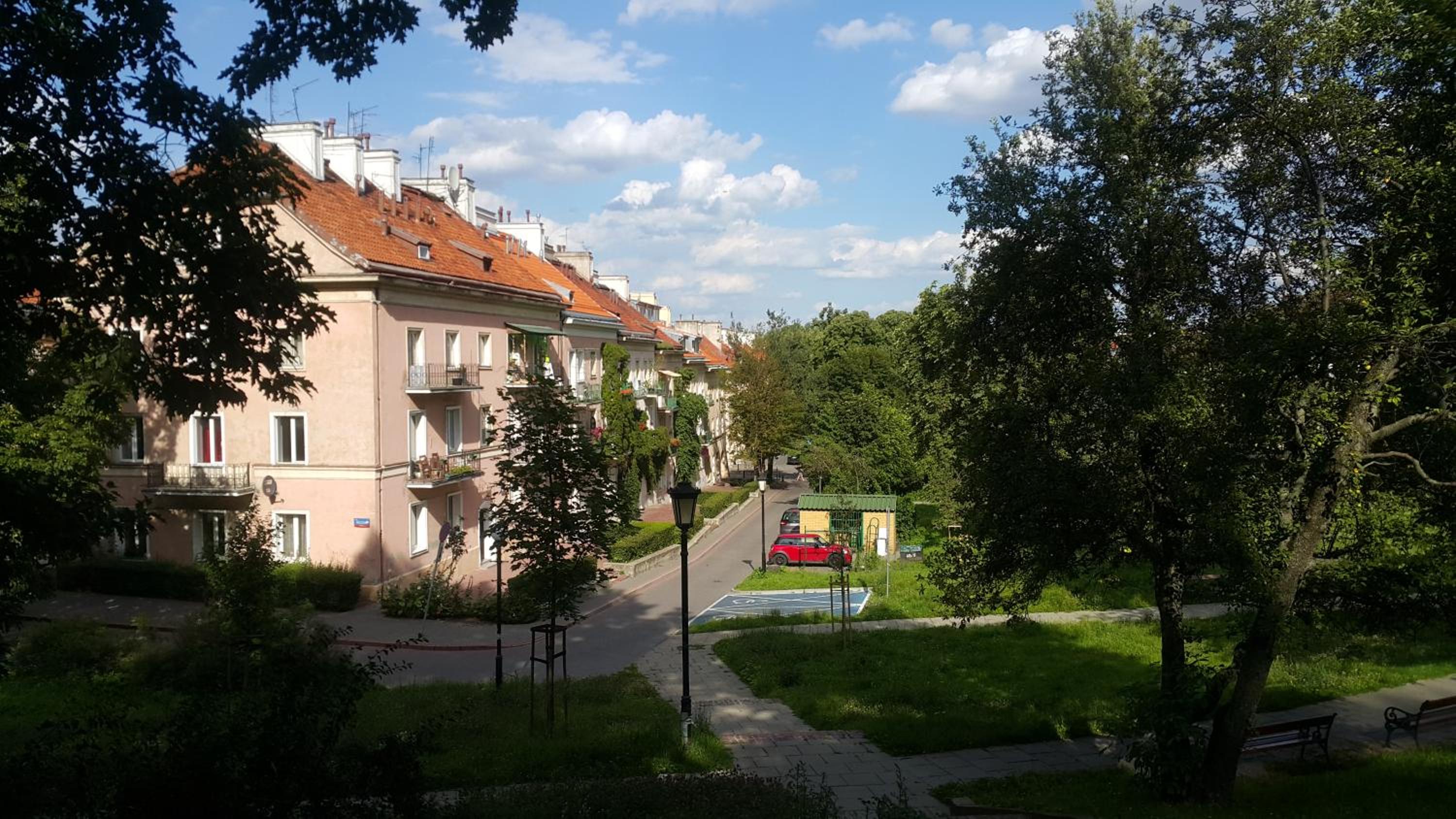 Apartment with Balcony - Photo 2