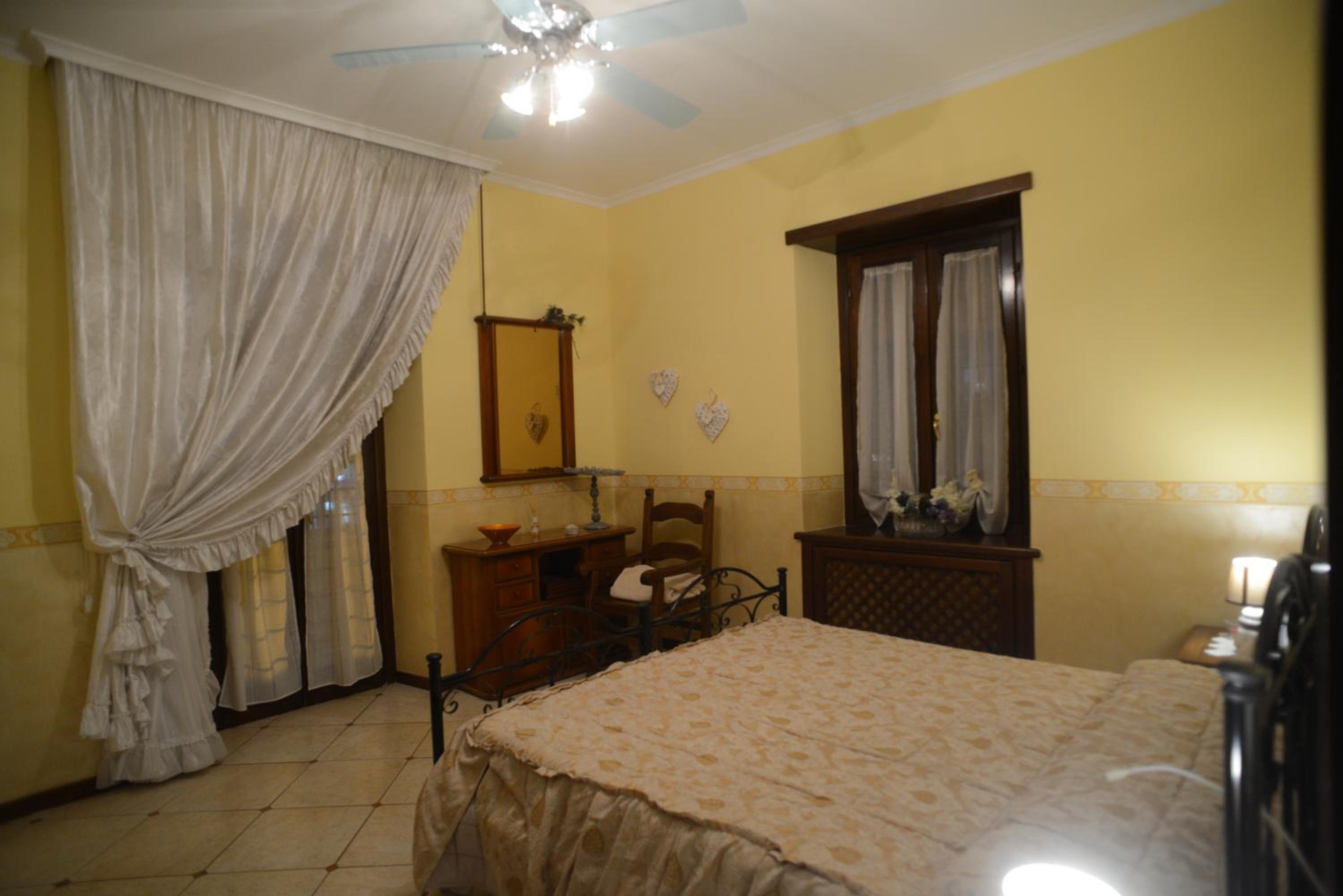 Deluxe Room (2 Adults + 1 Child) photo 3