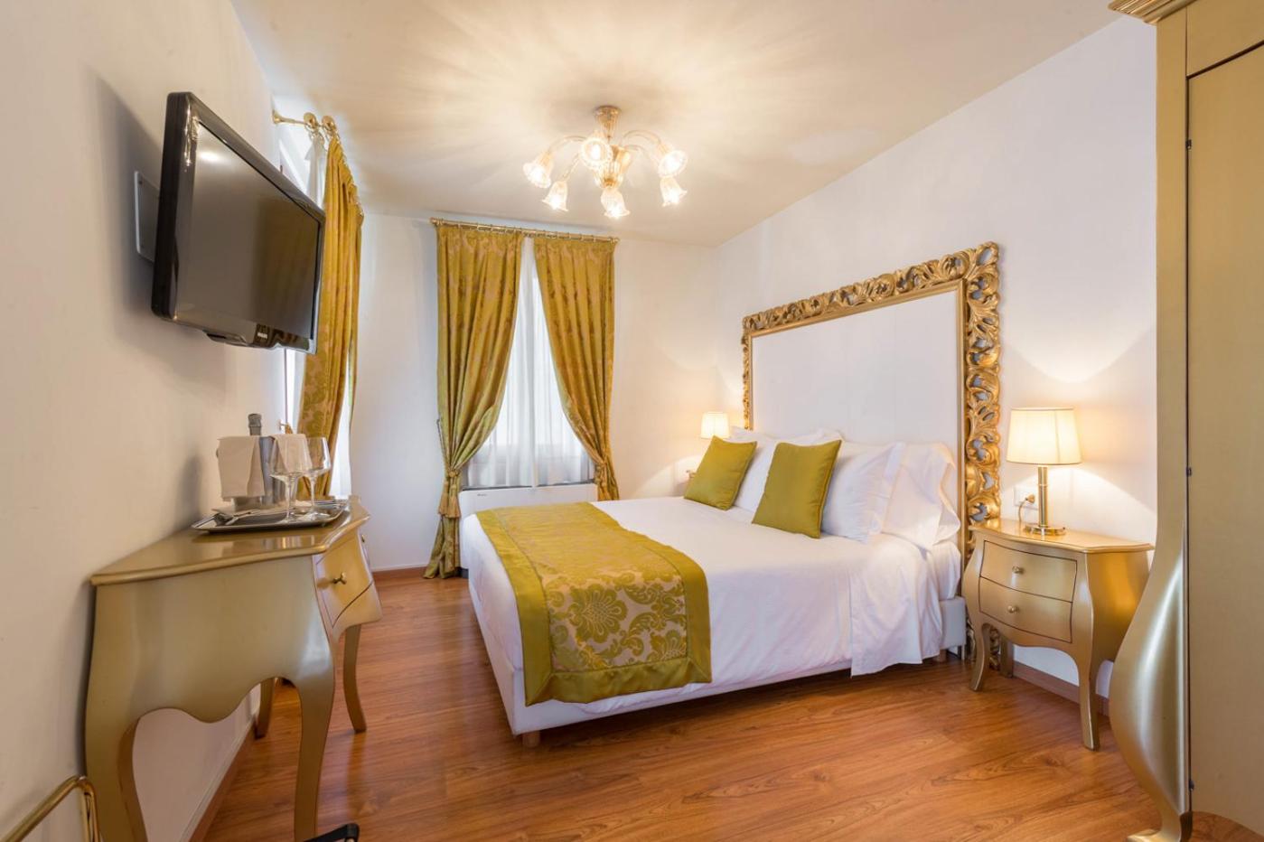Family Apartment with canal view photo 1