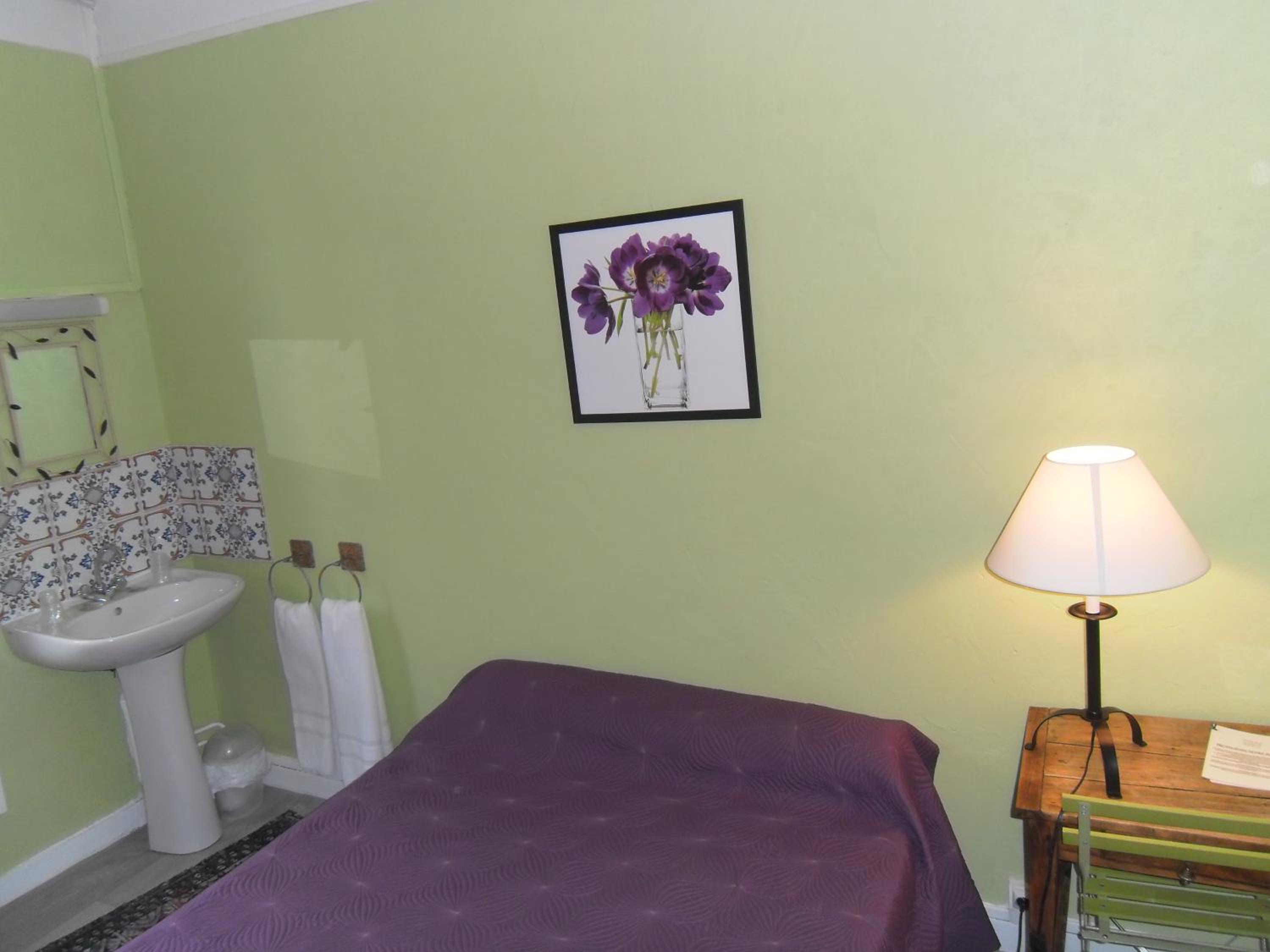 Economy Double Room photo 2