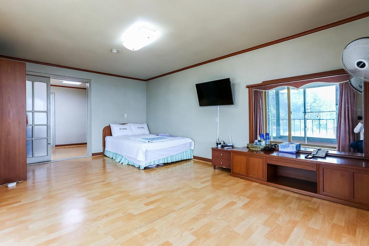 Family Room - Photo 1