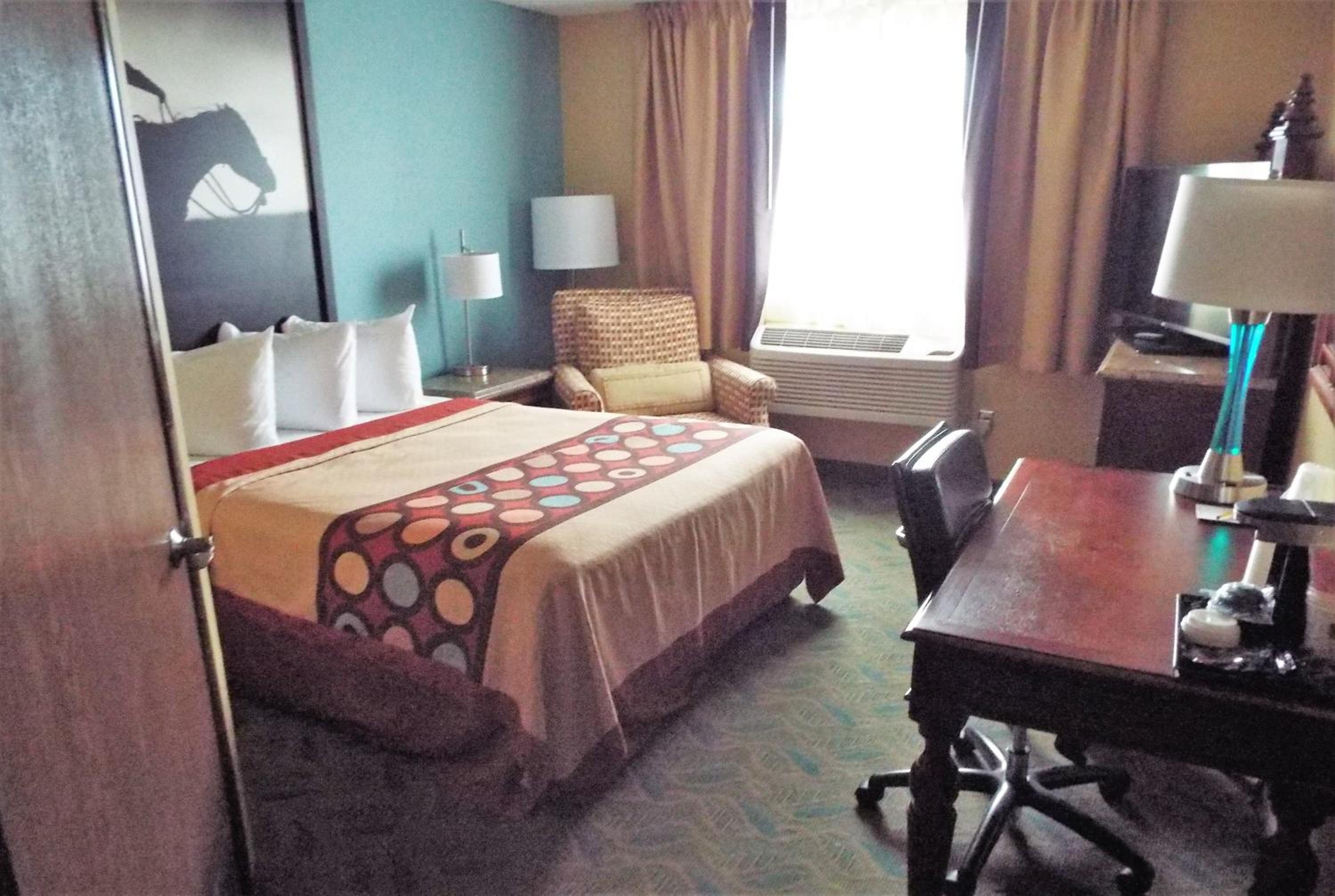Queen Room - Disability Access/Non-Smoking photo 1