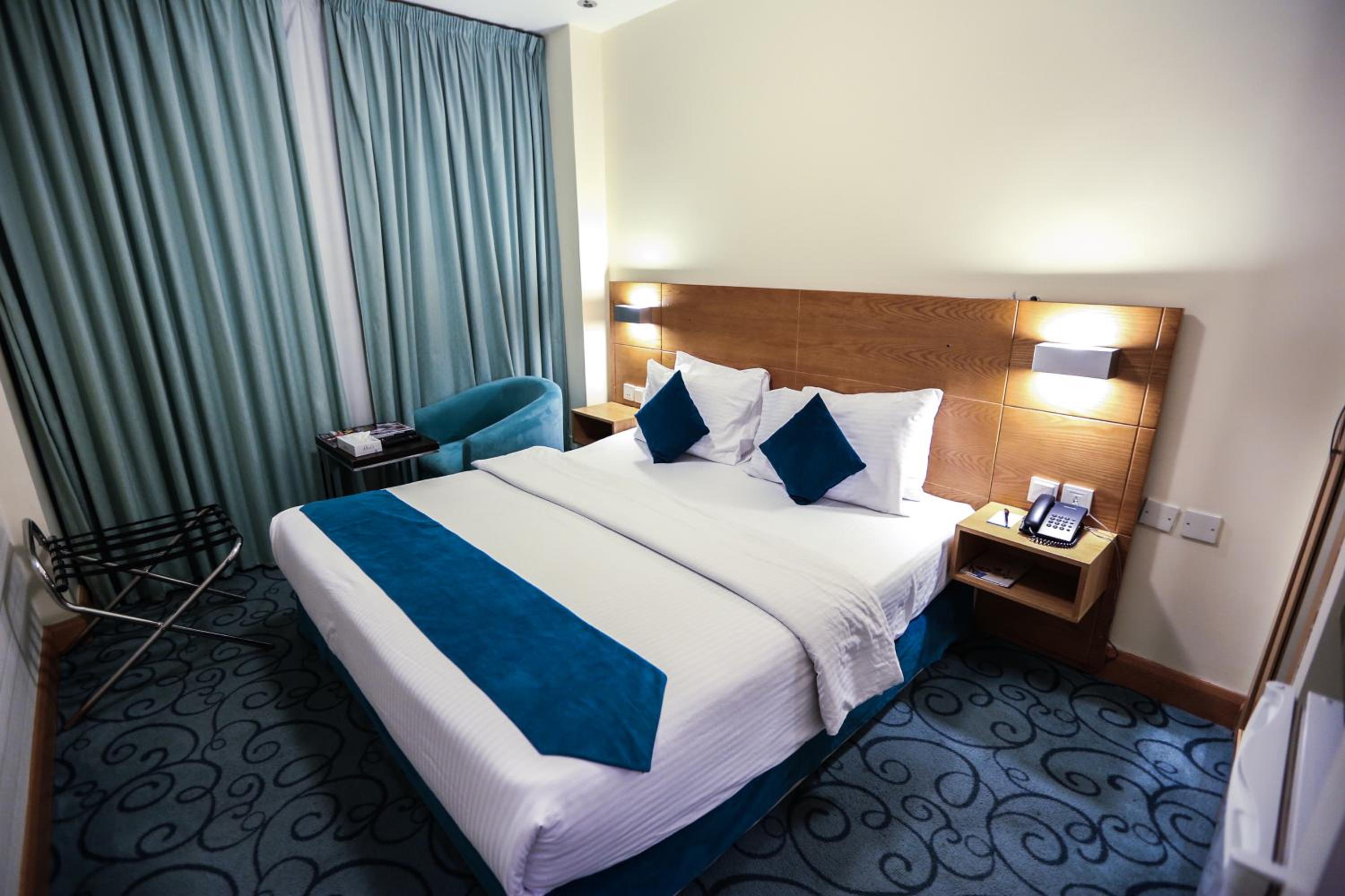 Standard Double or Twin Room photo 3