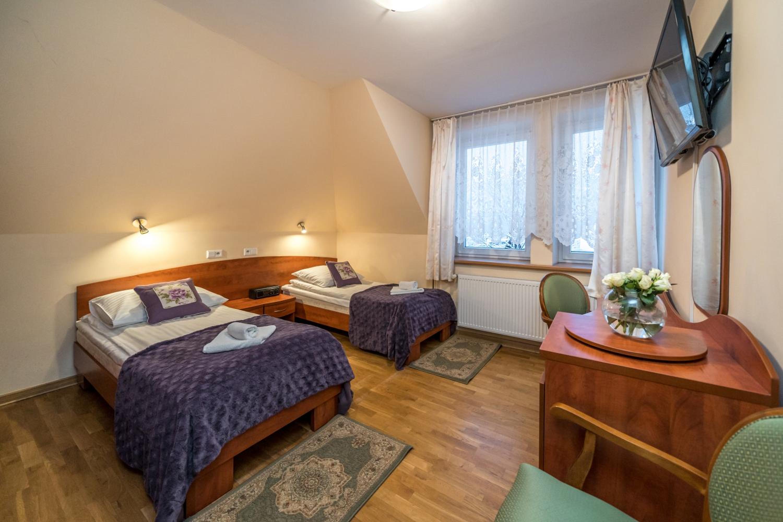 Quadruple Room with Private Bathroom