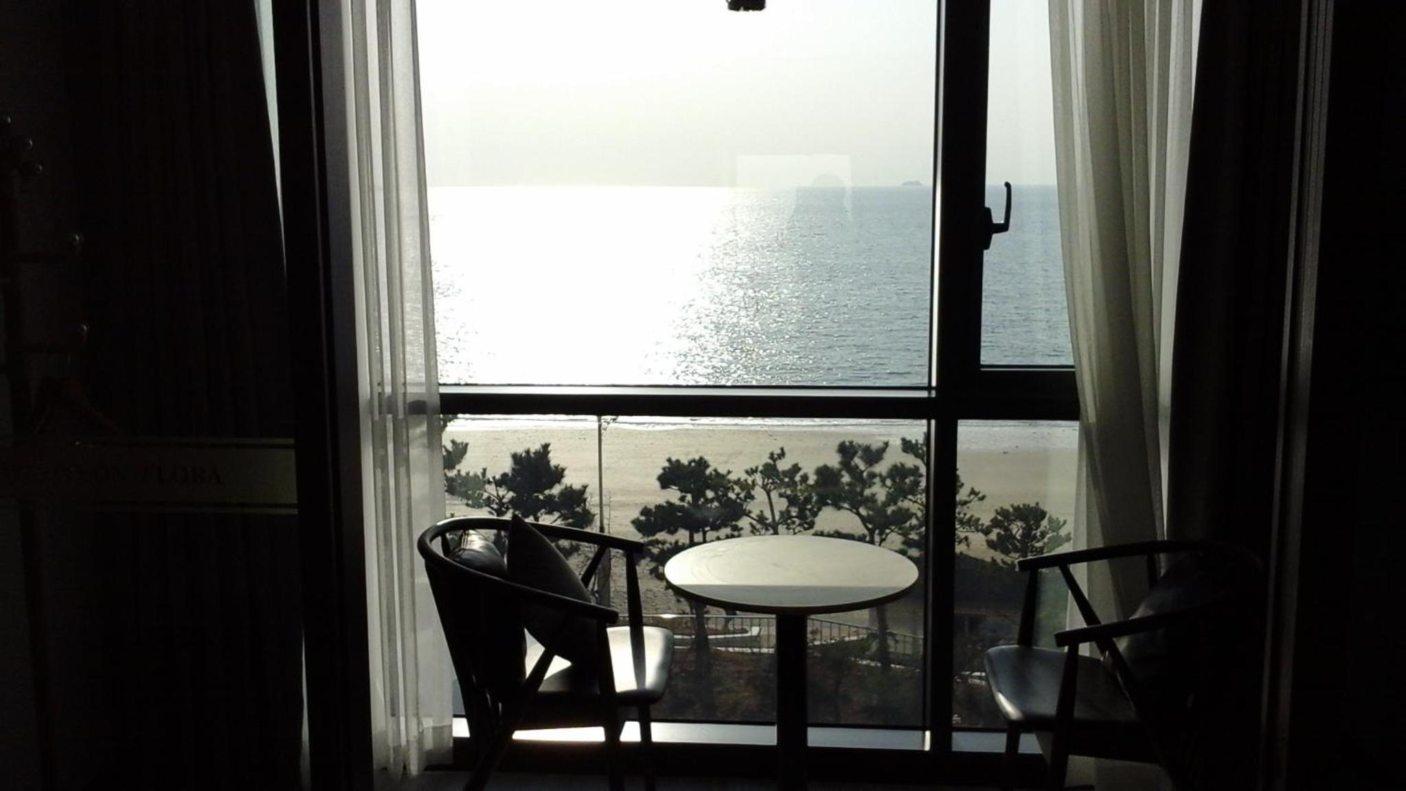 Deluxe Double or Twin Room with Sea View photo 3