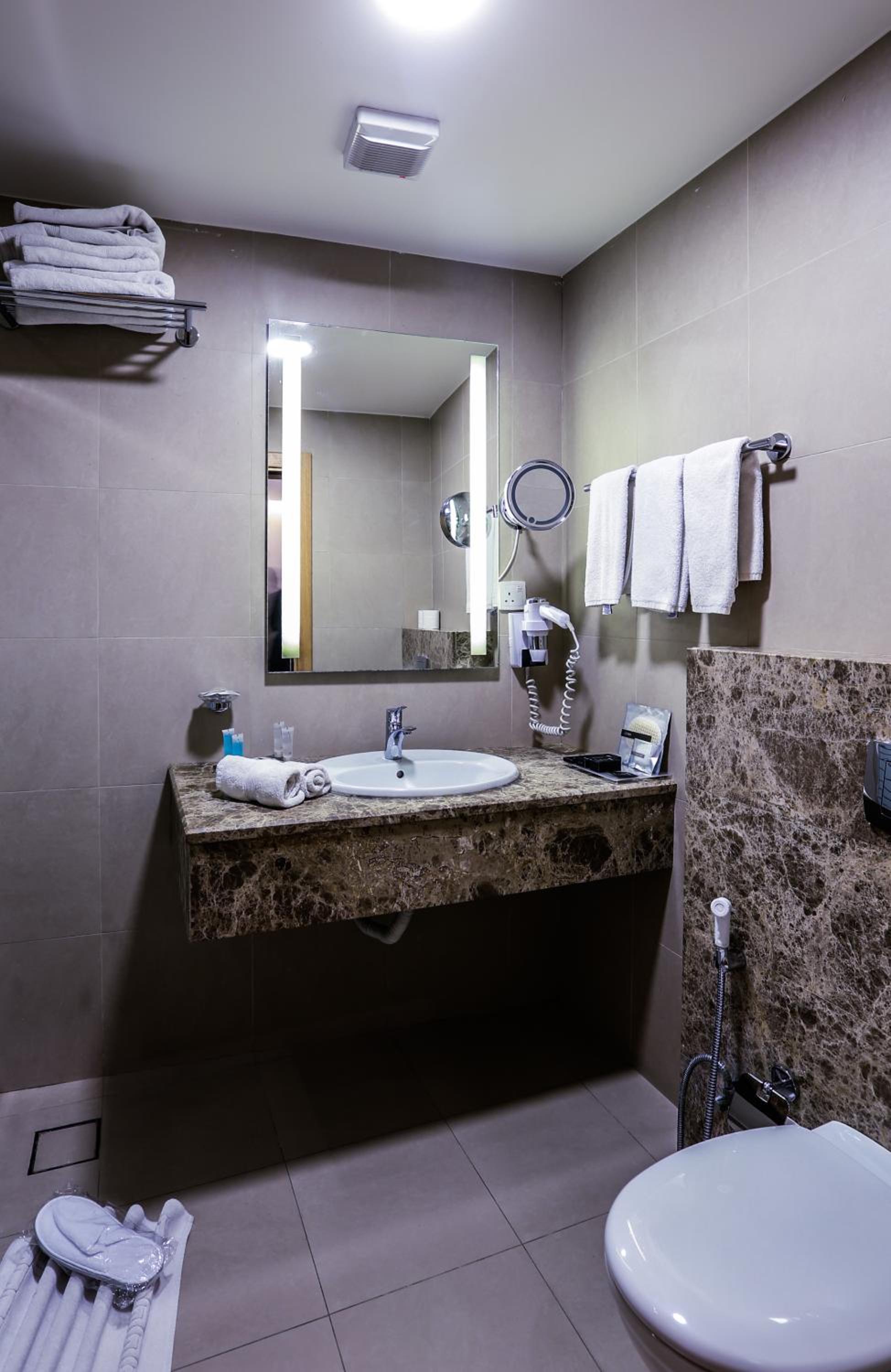 Two-Bedroom Suite photo 3