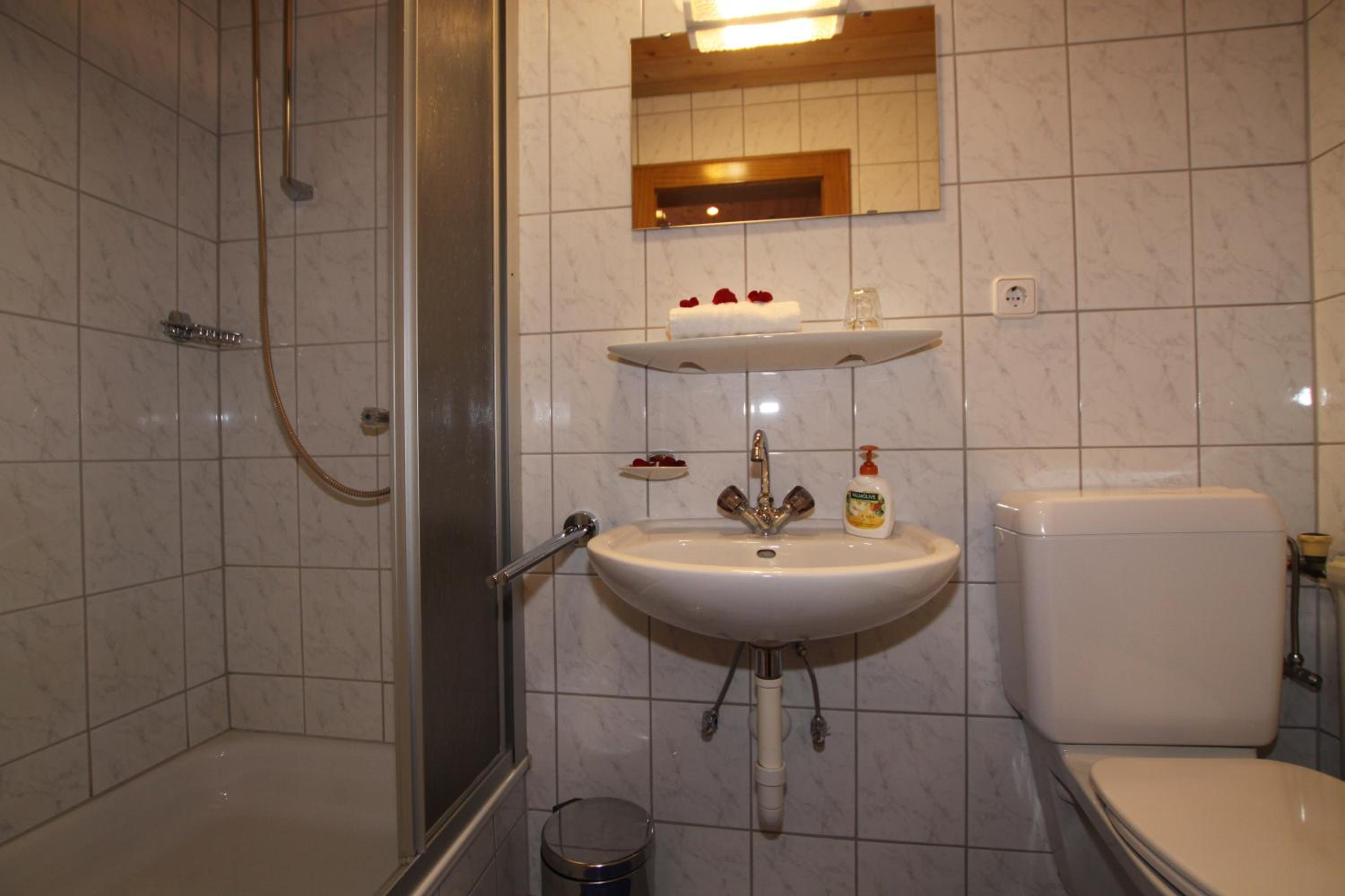 Single Room photo 3