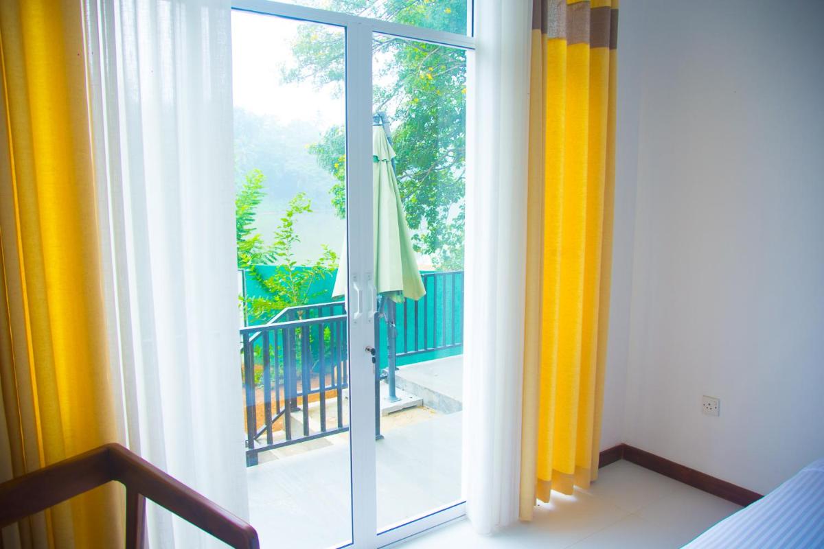 Deluxe Double or Twin Room photo 3