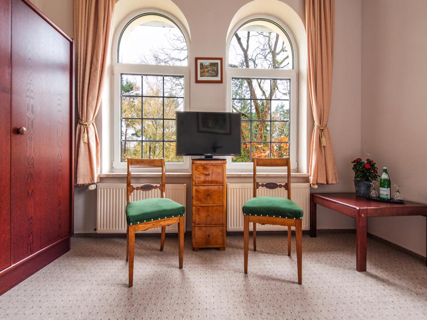Standard Double Room - Photo 17
