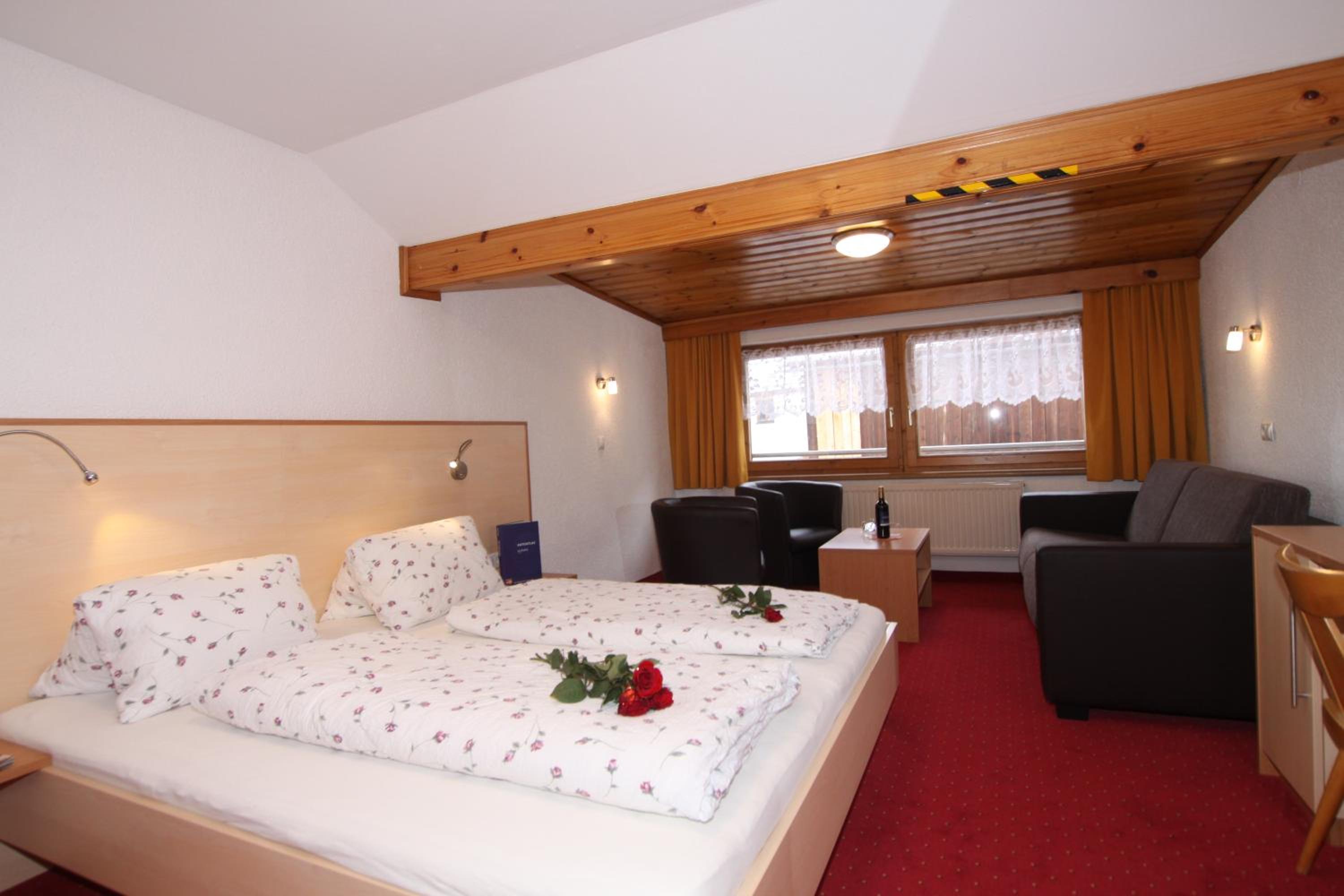 Two-Bedroom Apartment (2-5 Adults) photo 1