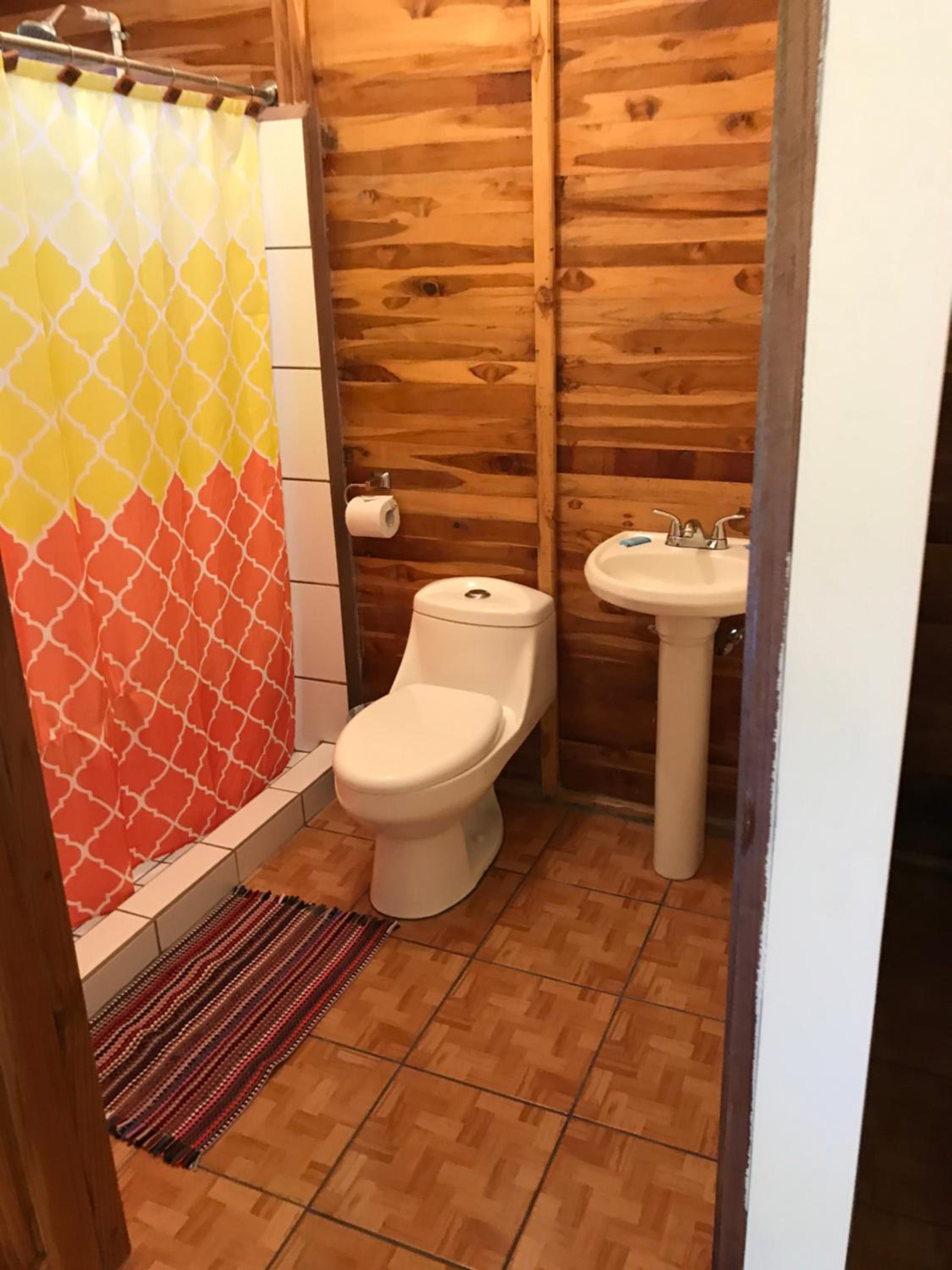 Family Room with Private Bathroom photo 3