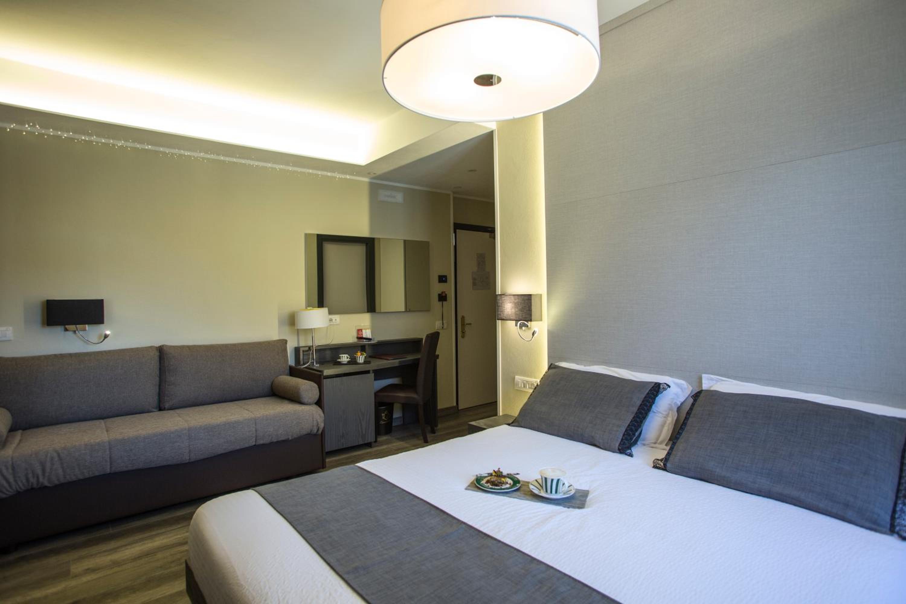 Double or Twin Room - Photo 4