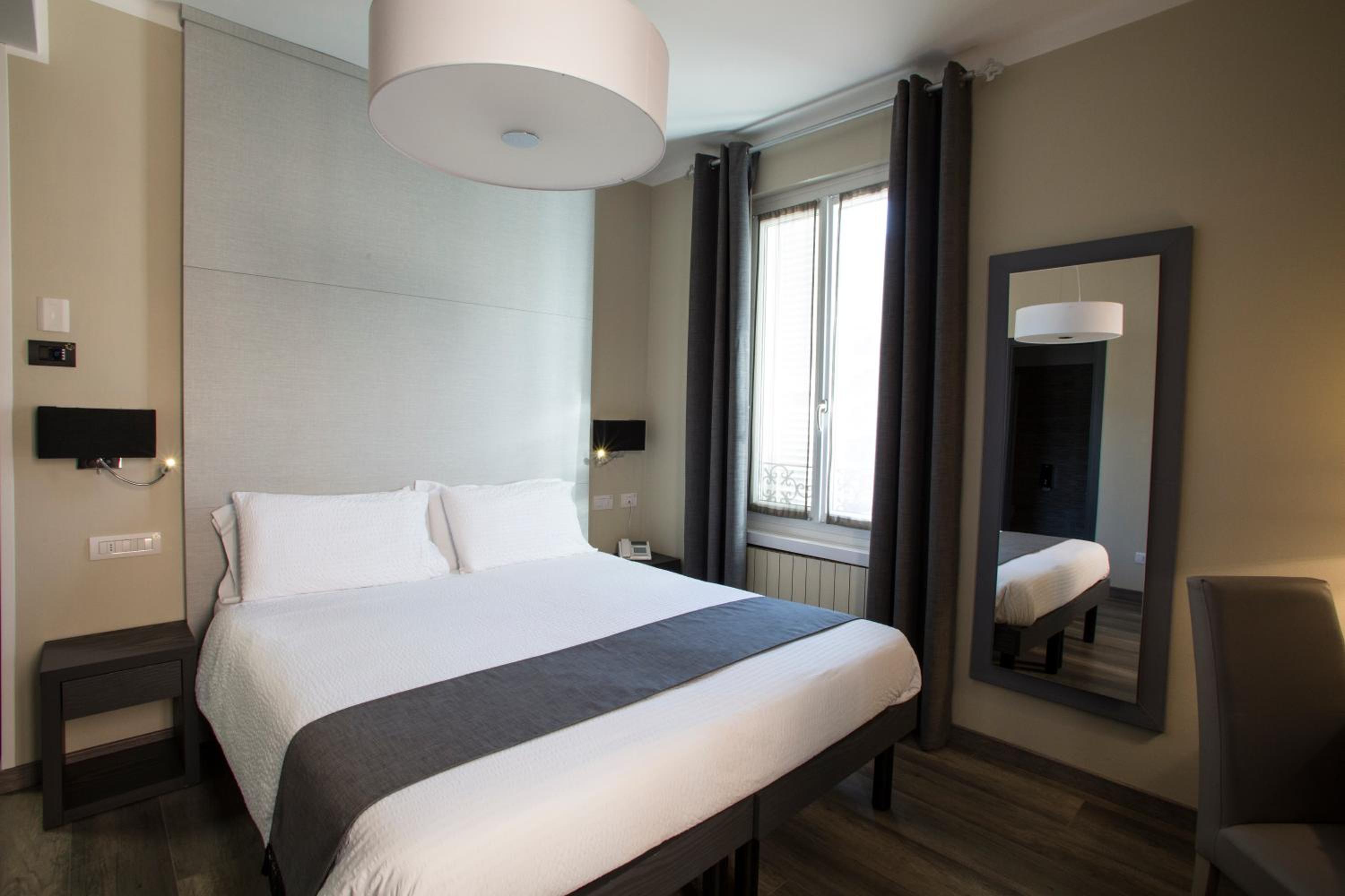 Double or Twin Room - Photo 11