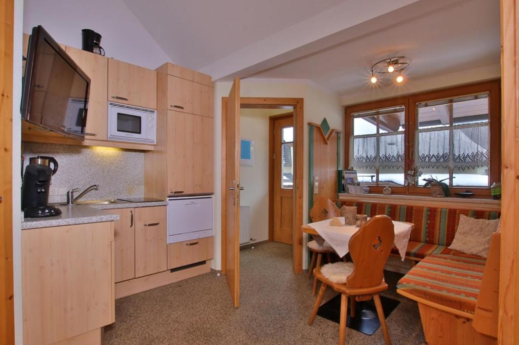 Family Apartment photo 2