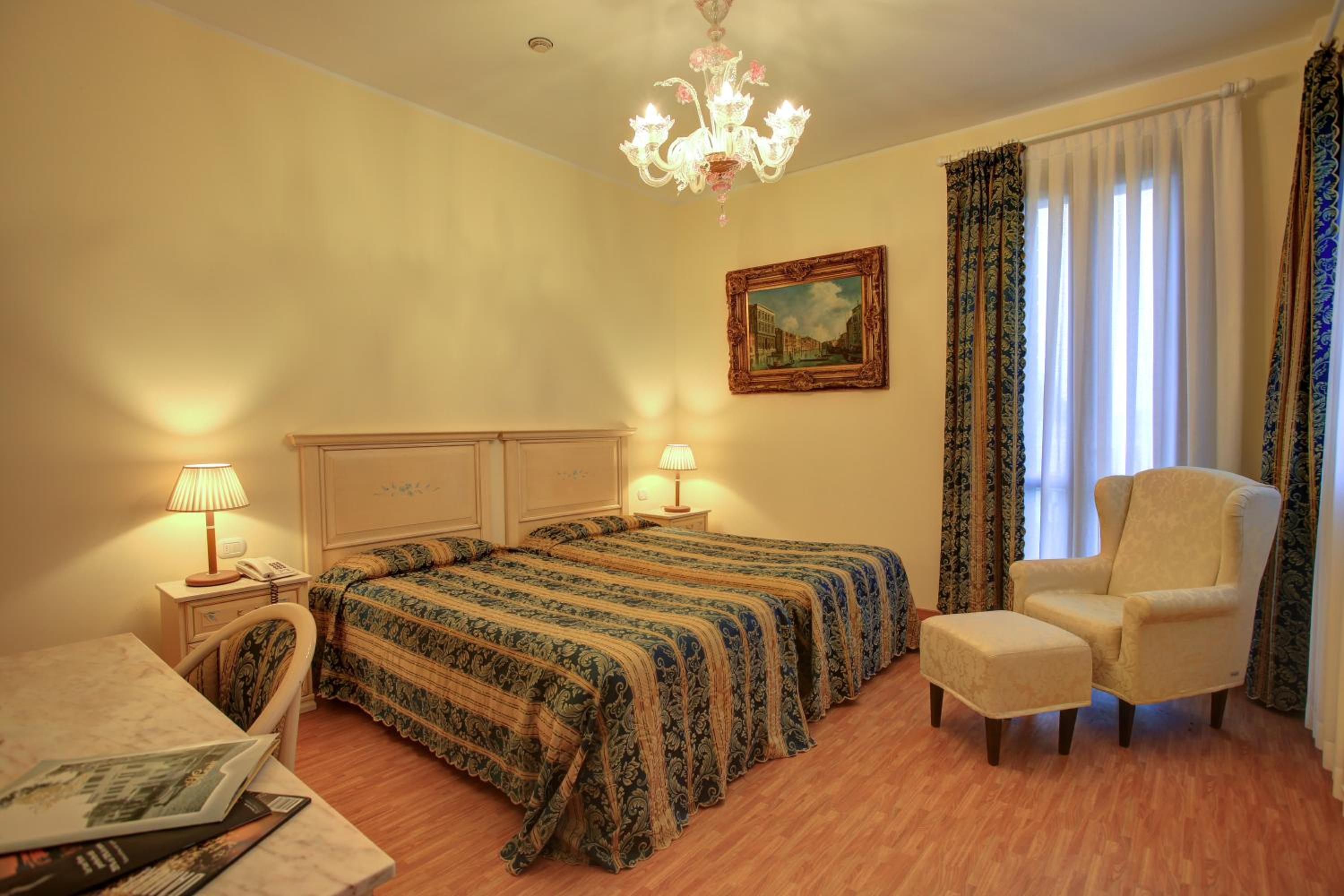 Deluxe Twin Room - Photo 4