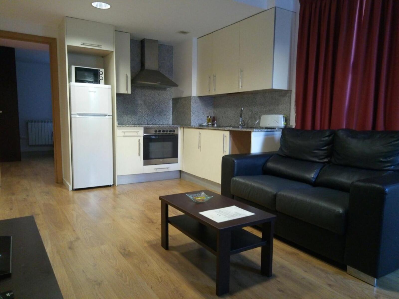 One-Bedroom Apartment - Photo 3