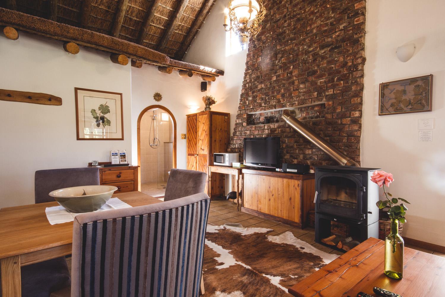 Luxury Suite - Photo 4