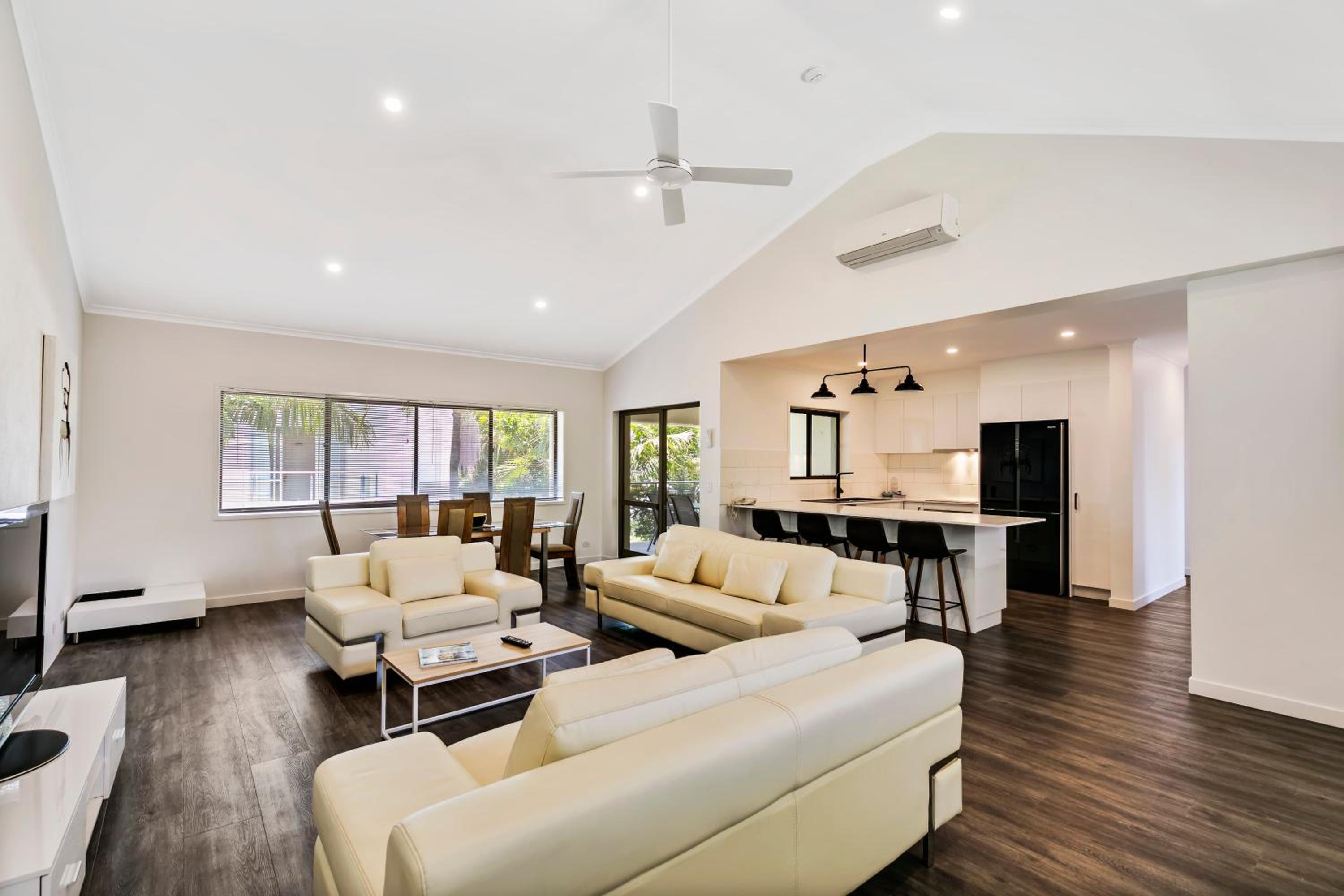 Premium Three-Bedroom Apartment with Garden View