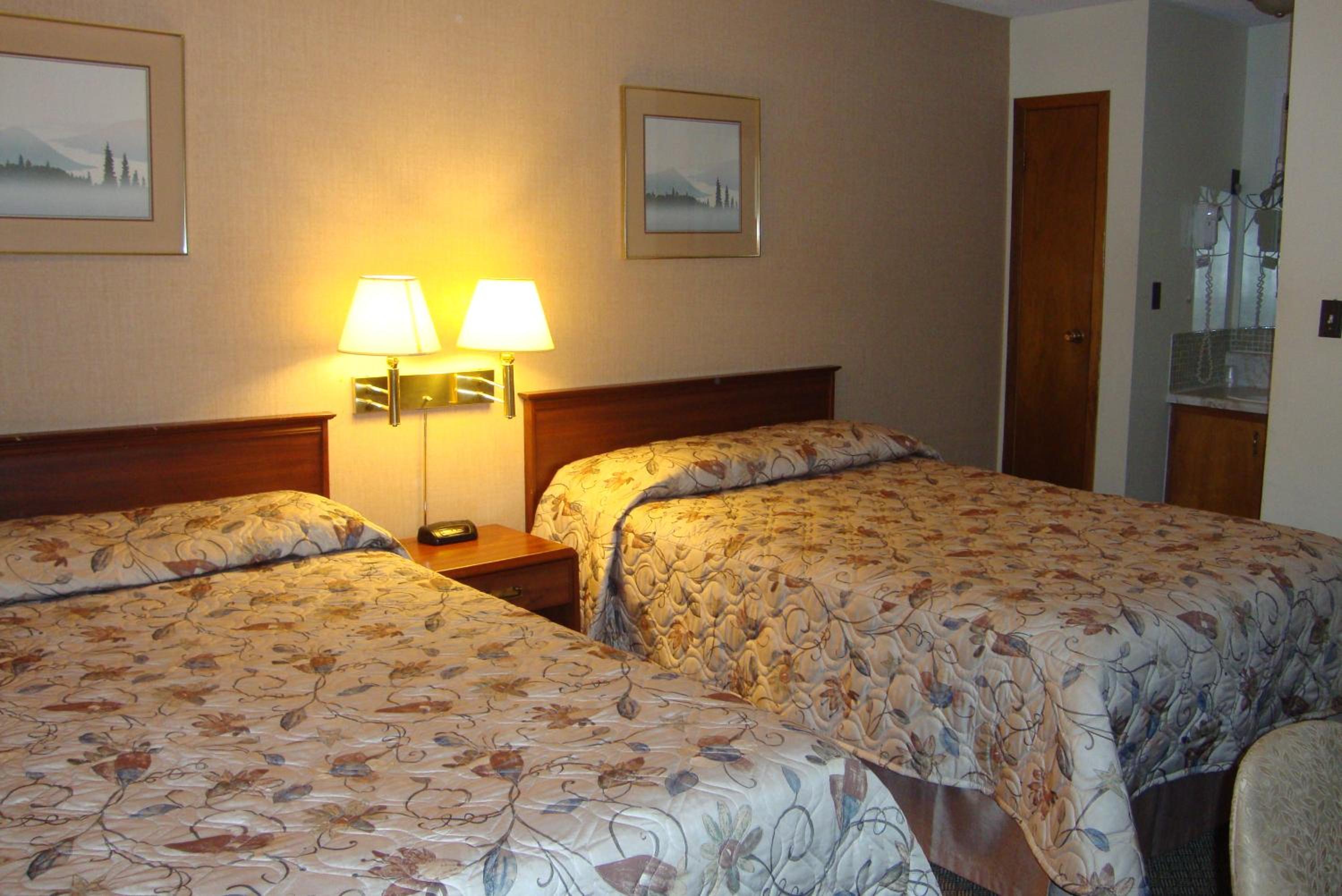 Double Room with Two Double Beds - Photo 4