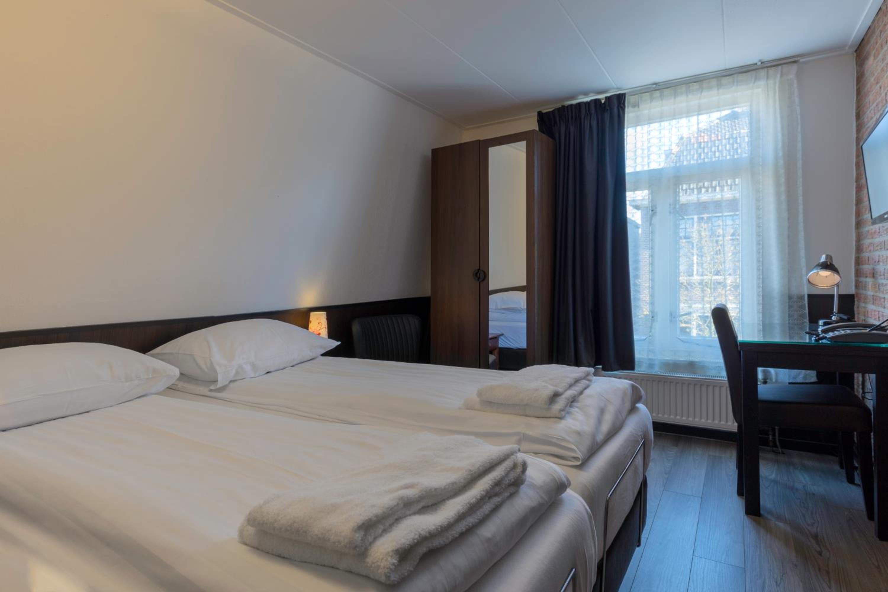 Basic Double Room - Photo 7