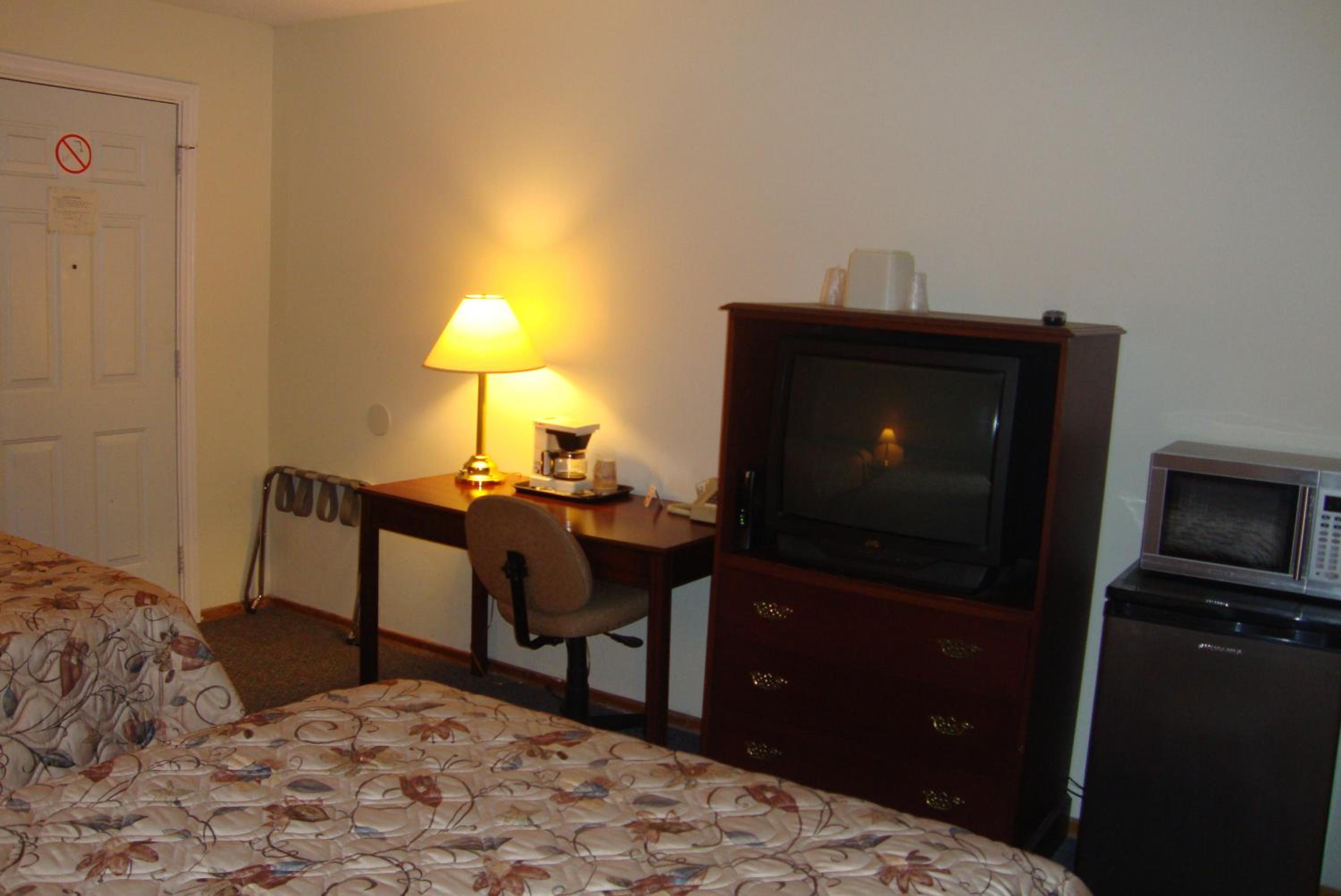 Double Room with Two Double Beds - Photo 2