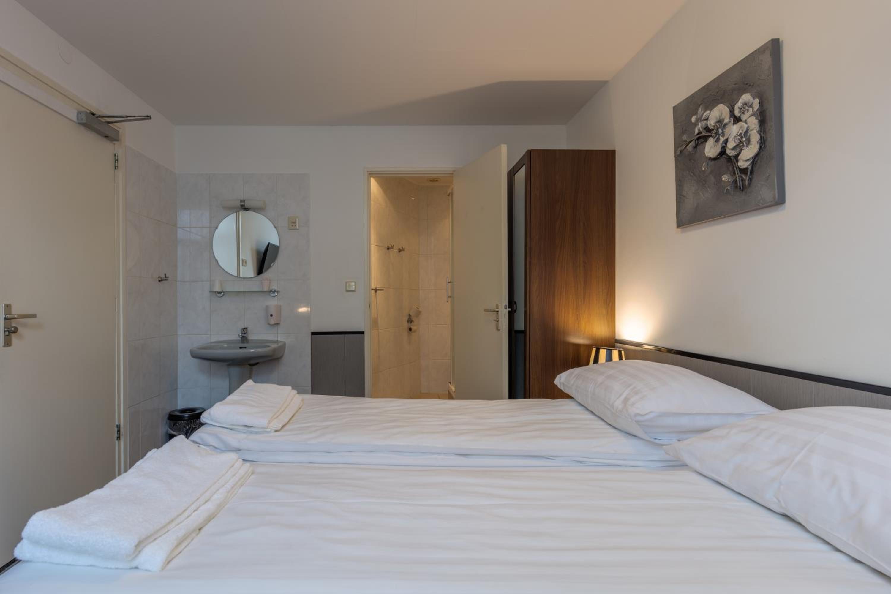 Basic Double Room - Photo 6