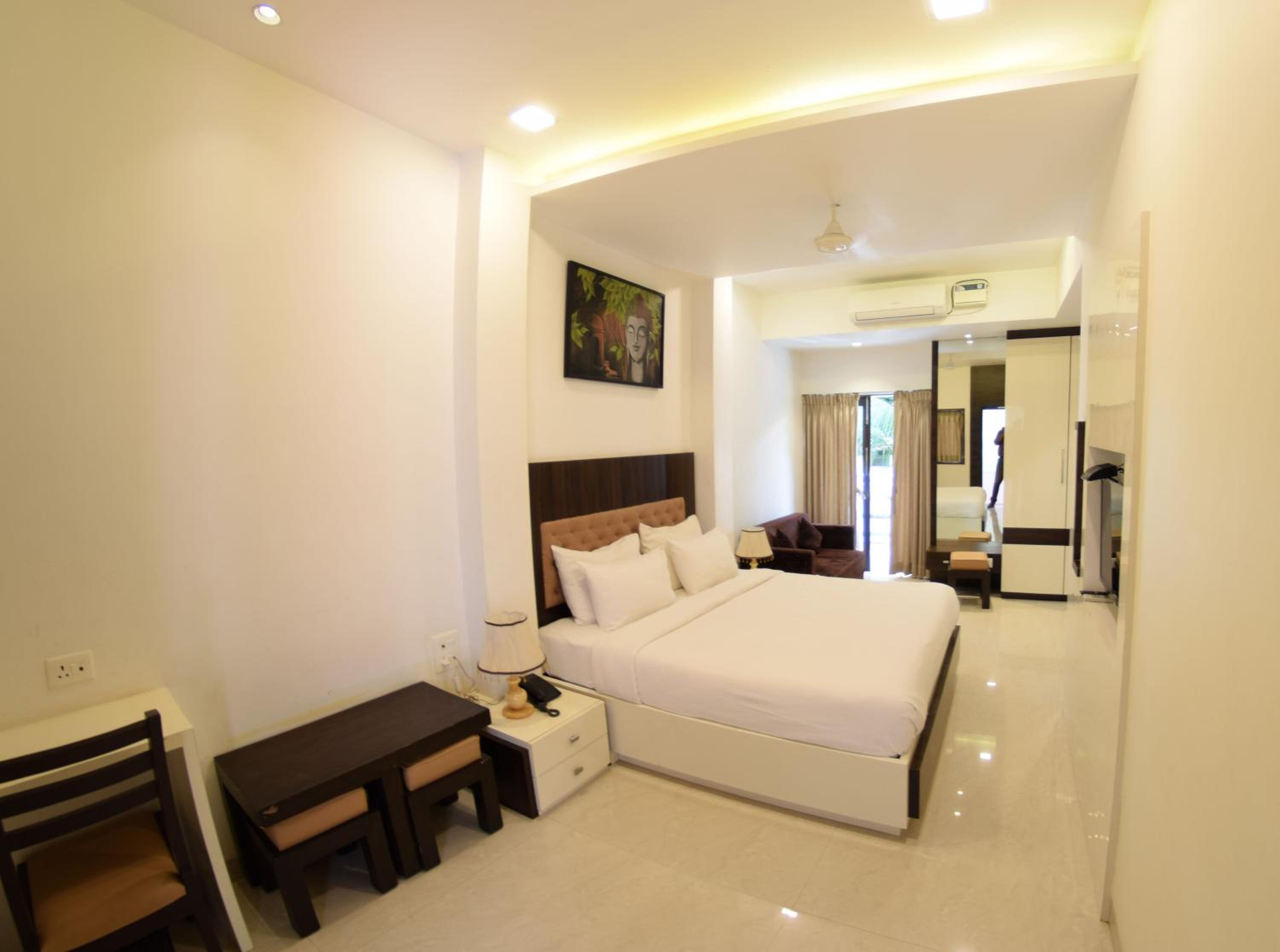 Deluxe Double or Twin Room photo 3