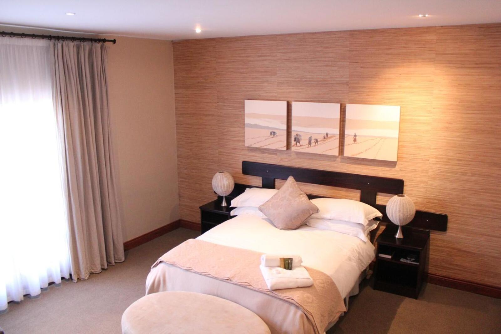 Queen Room - Disability Access - Photo 4