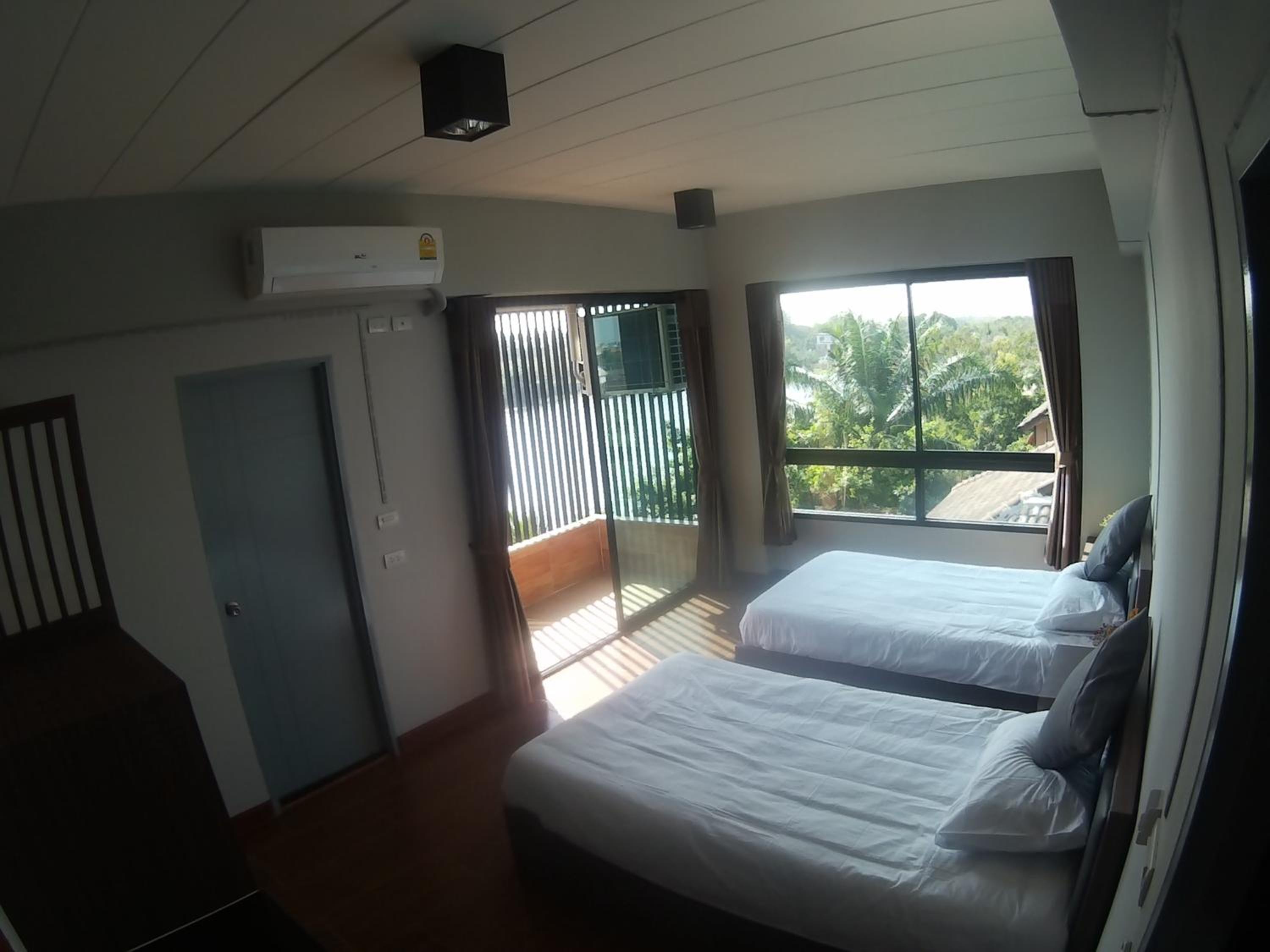 Apartment with Lake View photo 2