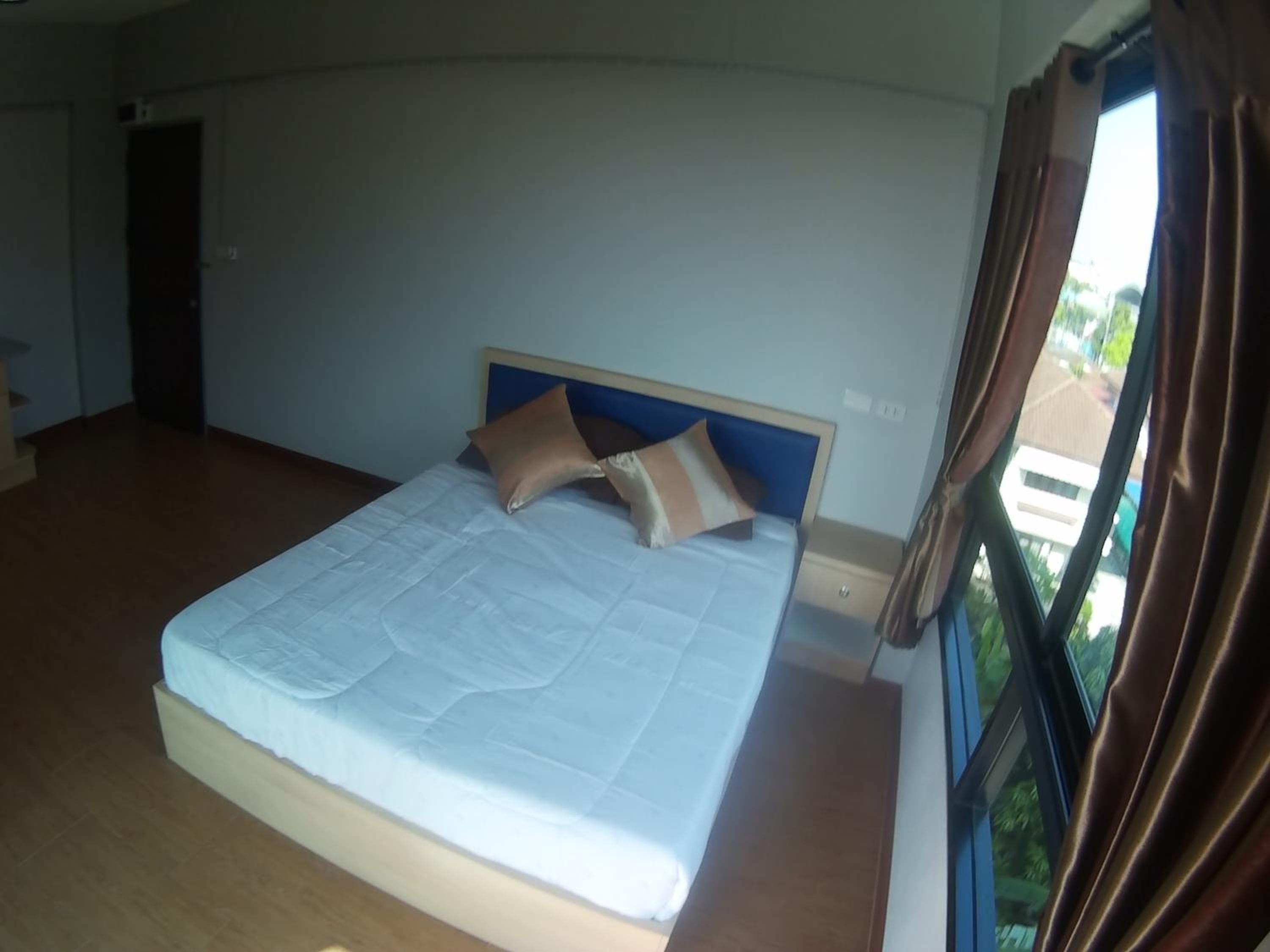 Apartment with Lake View photo 3