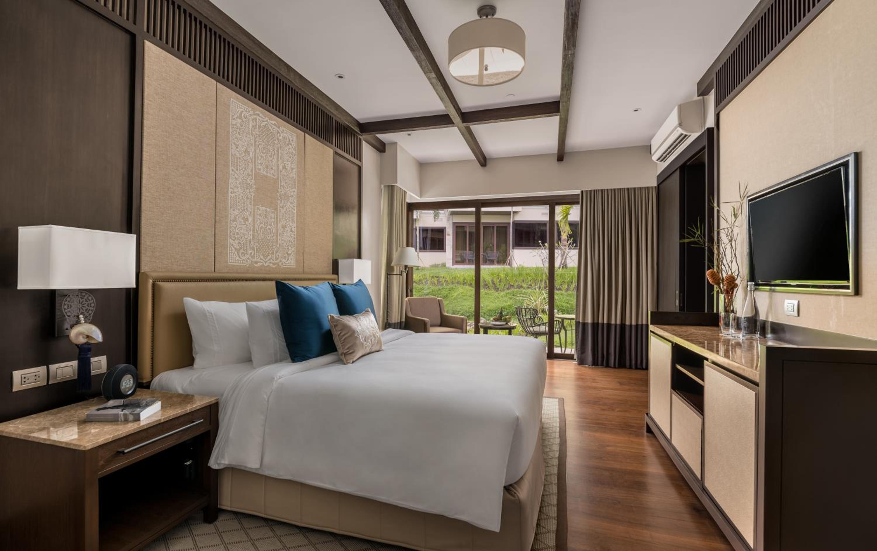 Junior Suite King - Wellness Retreat with Breakfast and Massage photo 2