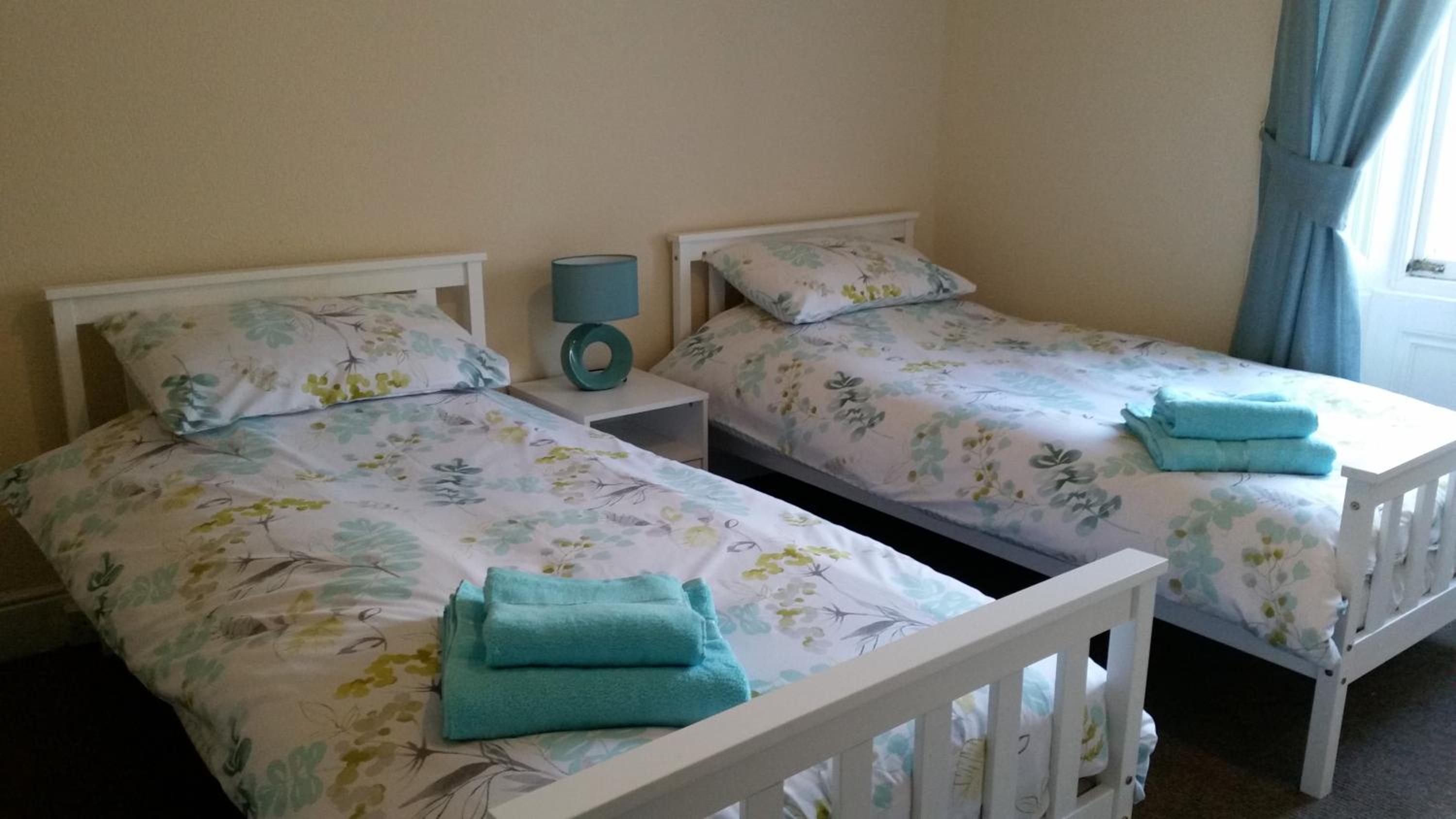 Twin Room With Private Bathroom photo 2
