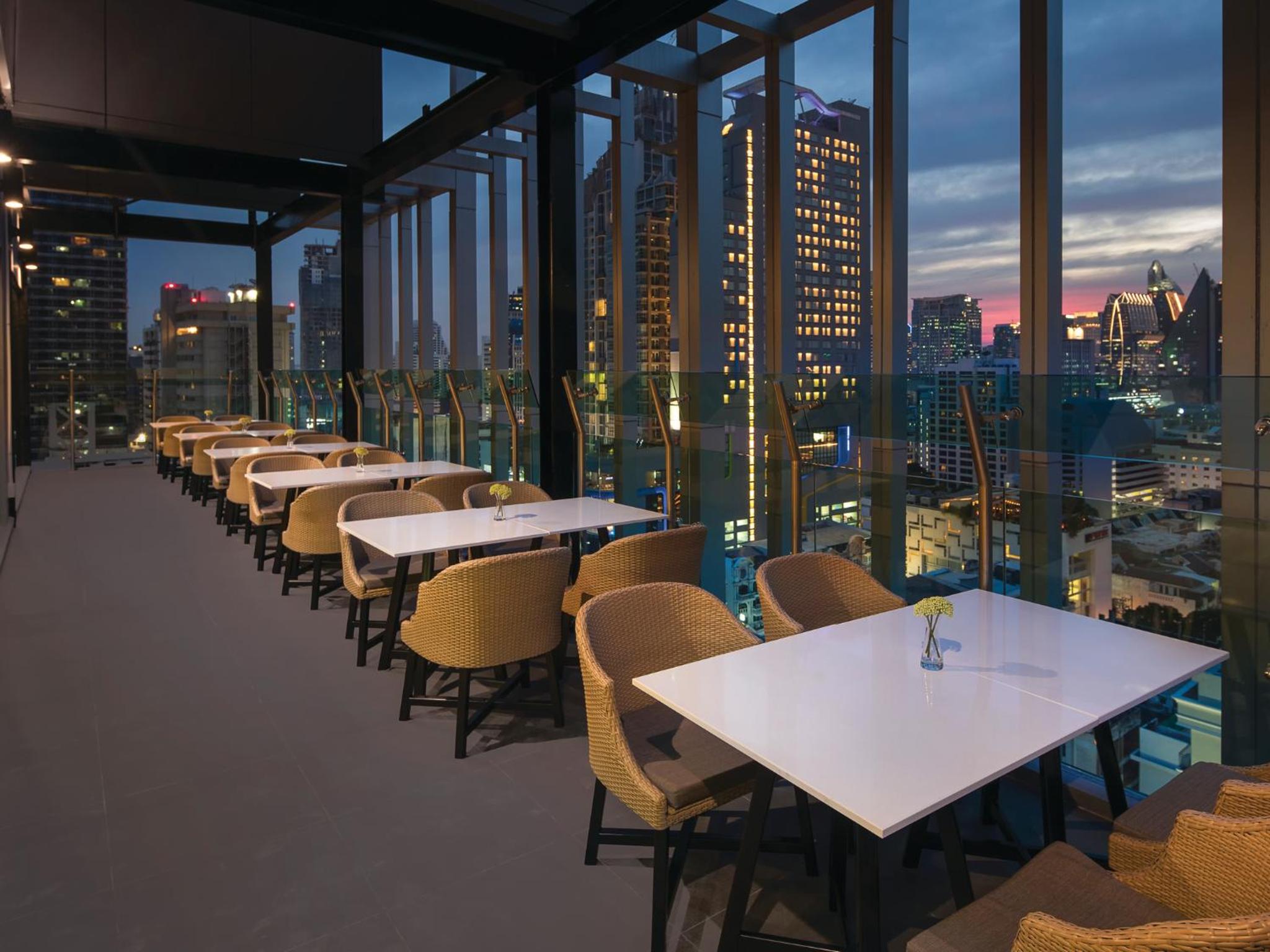 One Bedroom Suite Club Sky (High Floors) photo 3