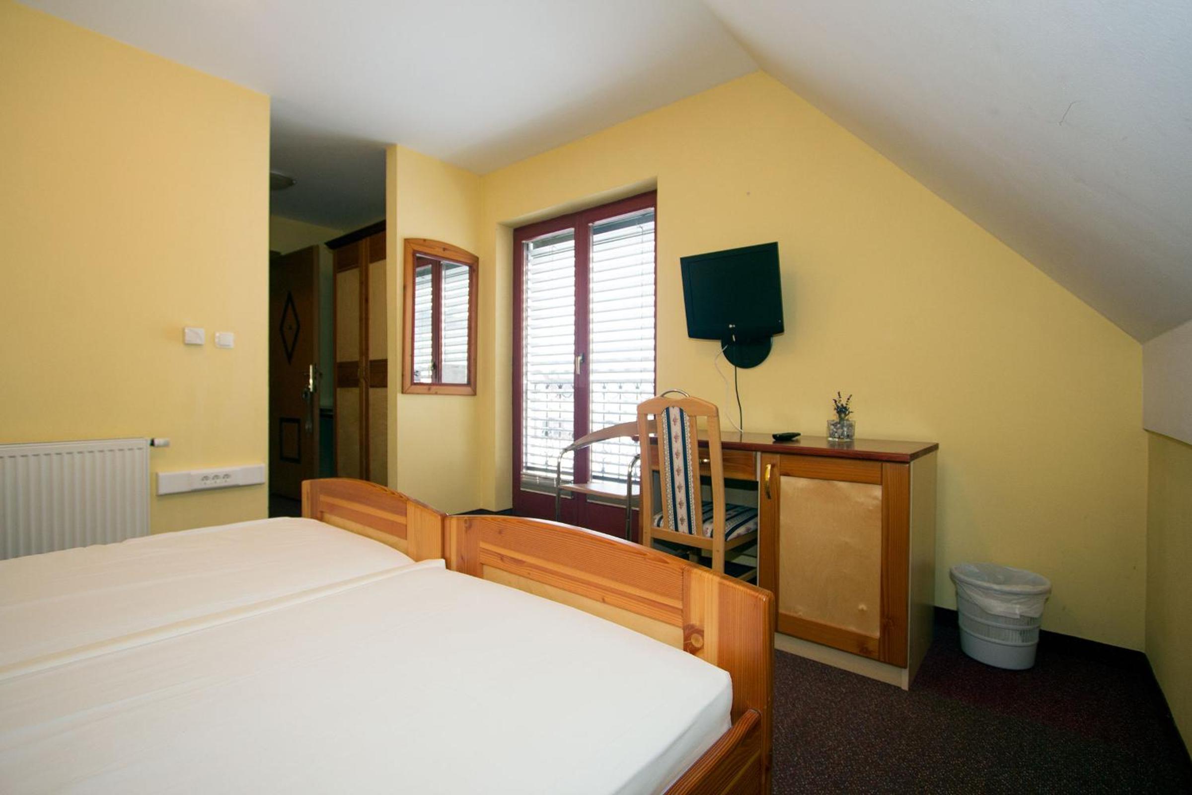 Double Room - Photo 4