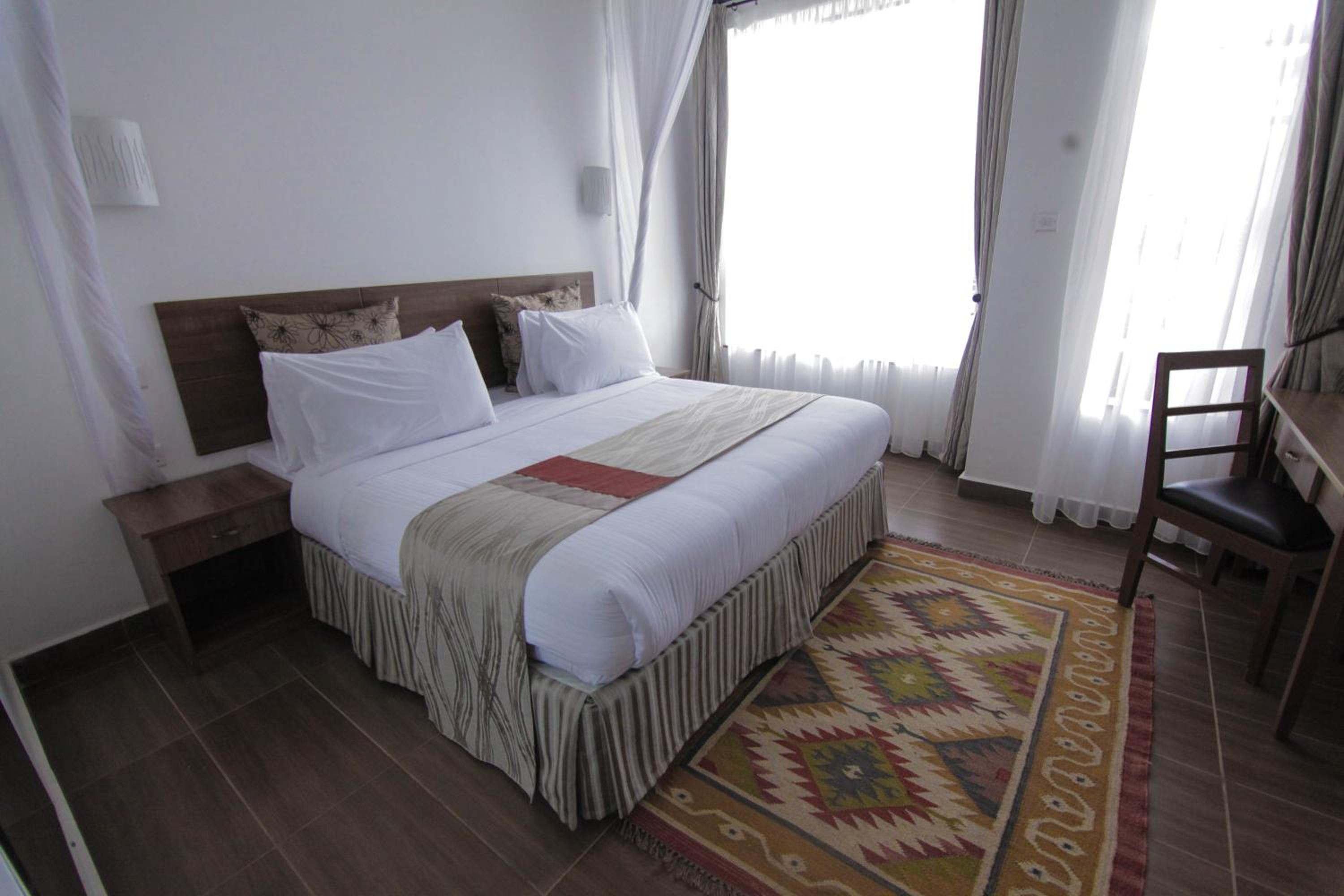 Deluxe Double Room - Photo 20