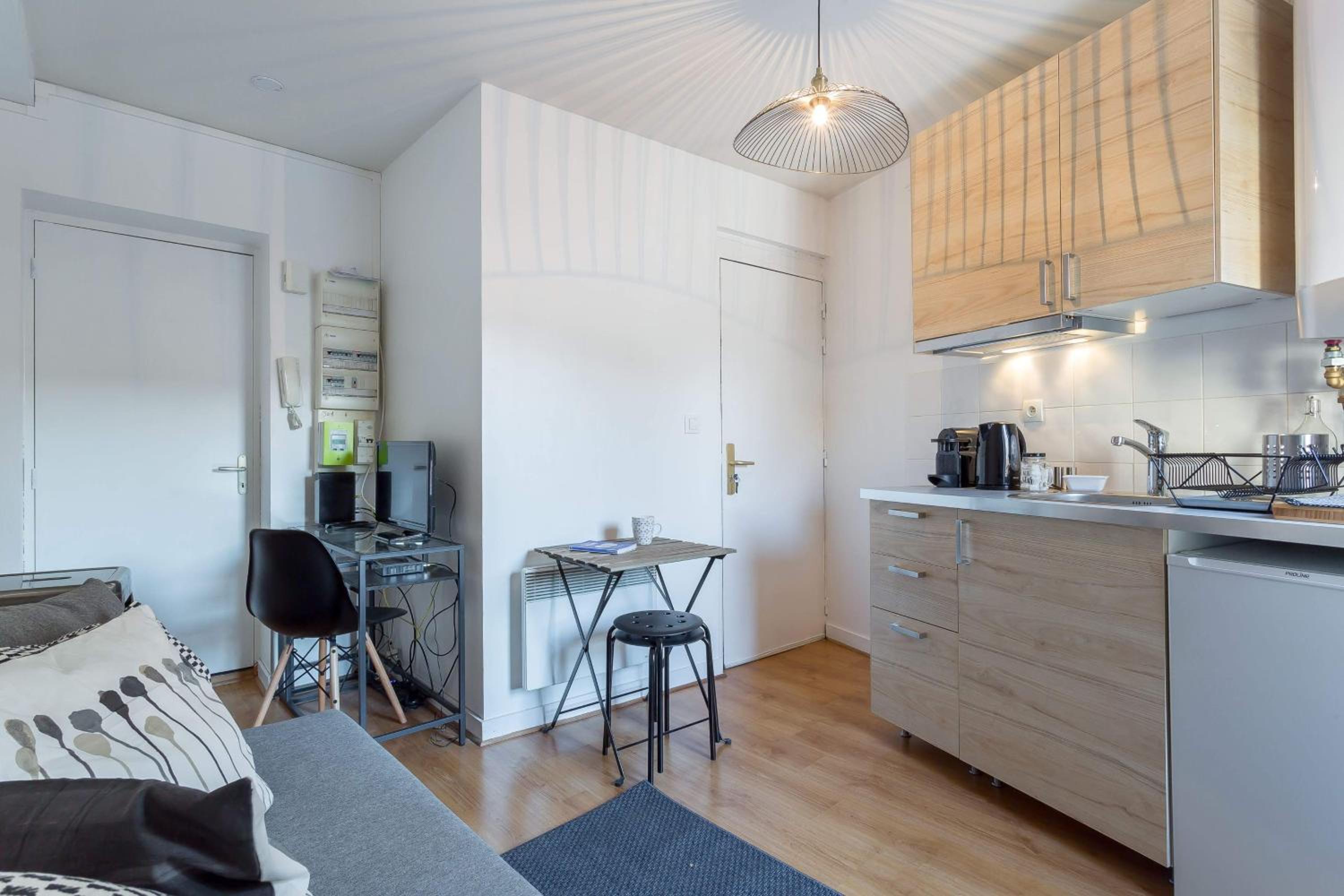 One-Bedroom Apartment - Photo 7