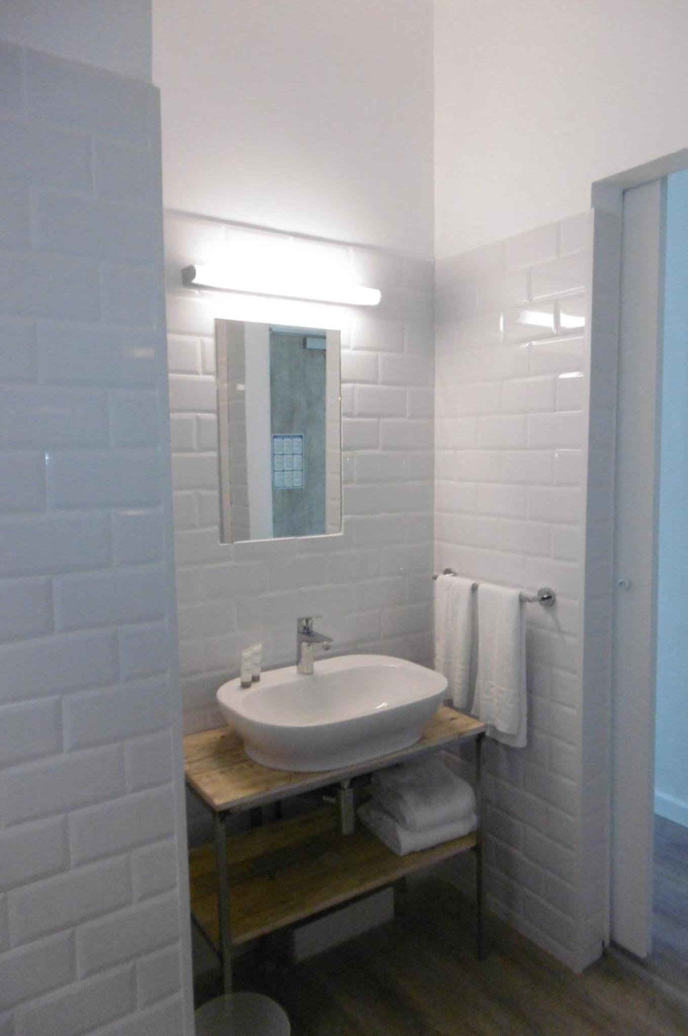 Standard Double Room - Photo 3