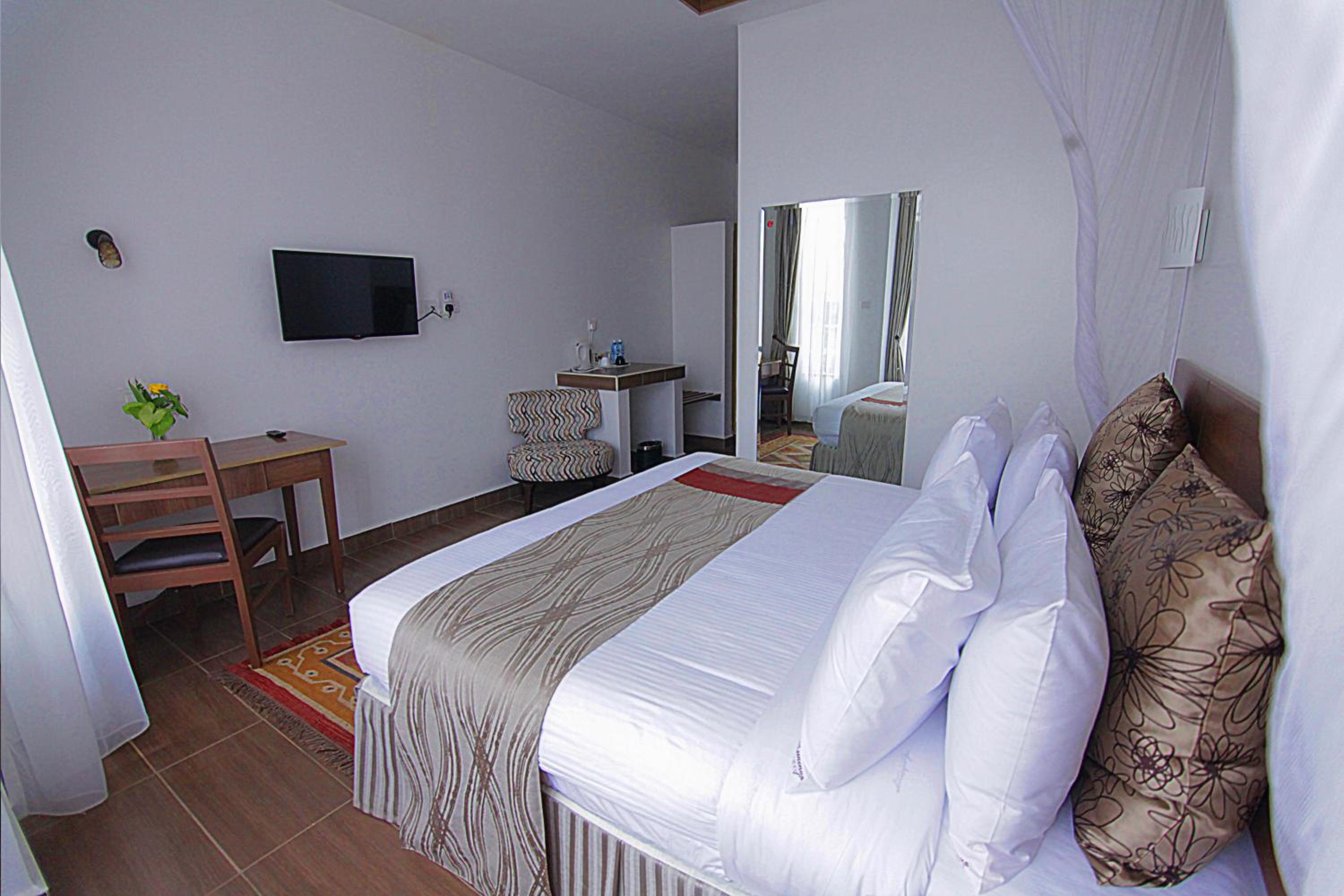 Deluxe Double Room - Photo 8