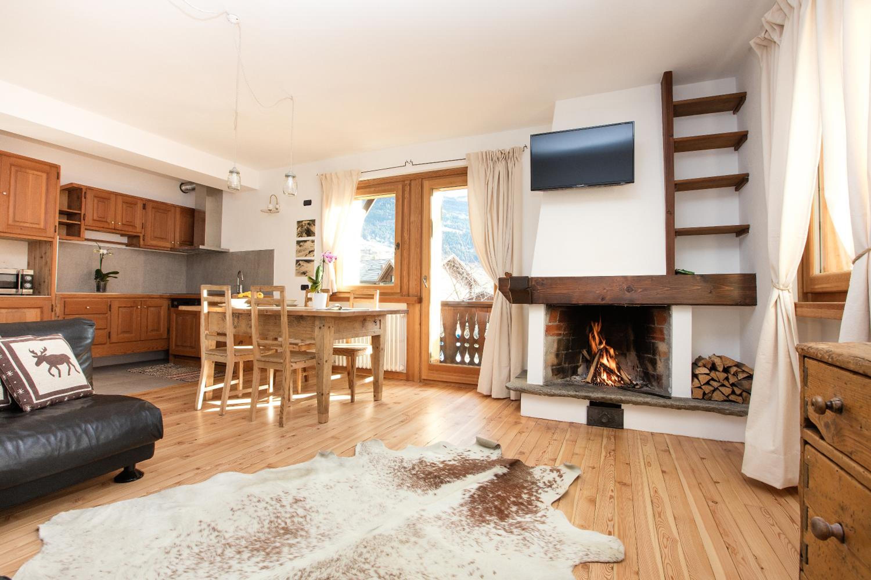 Apartment with Mountain View photo 2