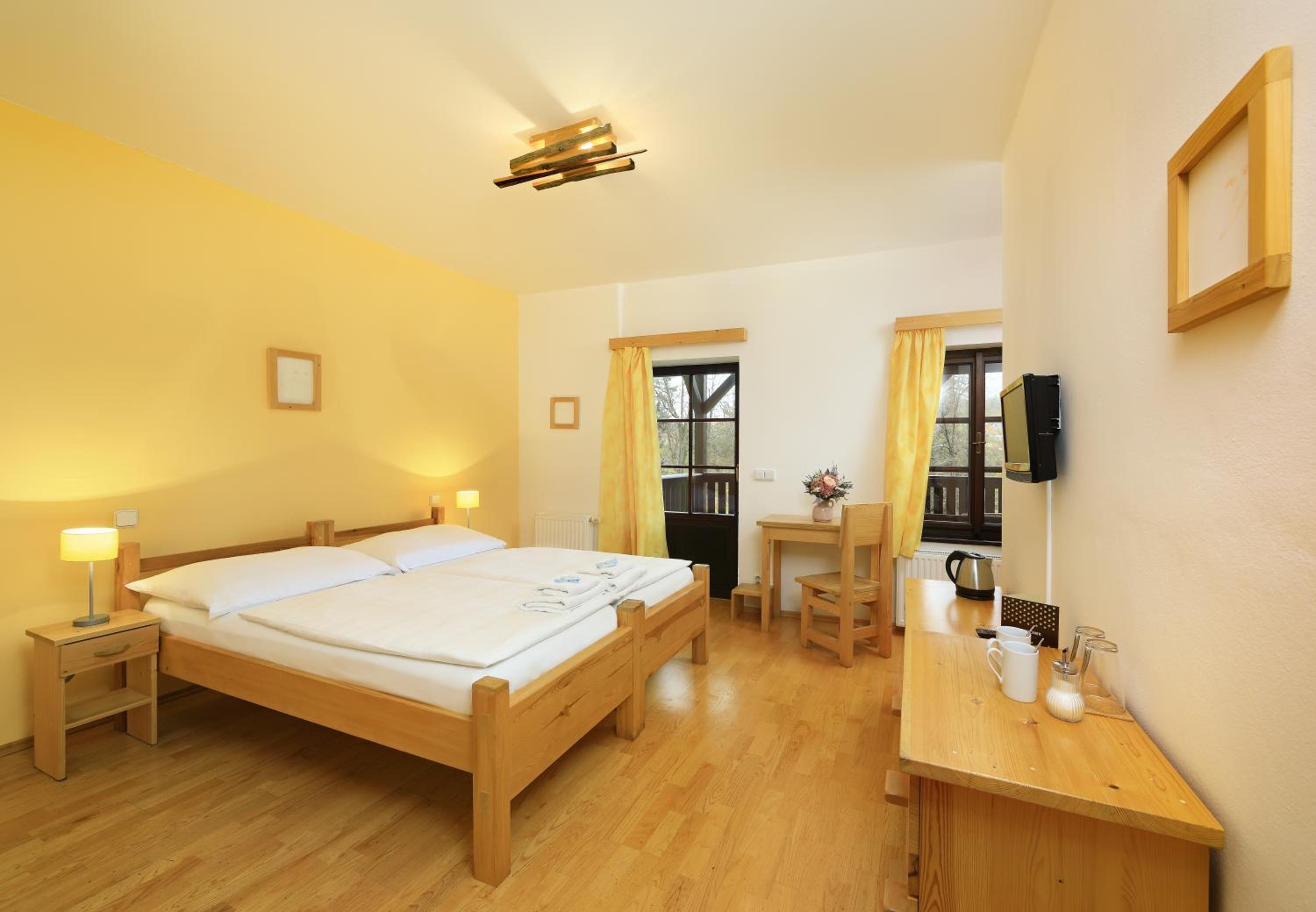 Deluxe Double or Twin Room with Balcony - Photo 12