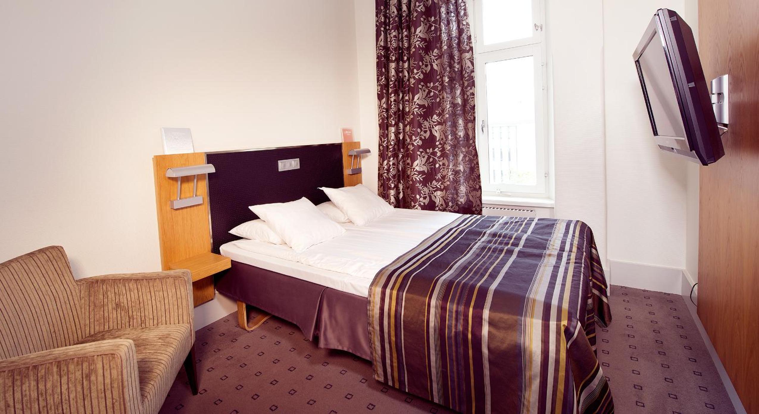 Compact Double Room - Photo 1
