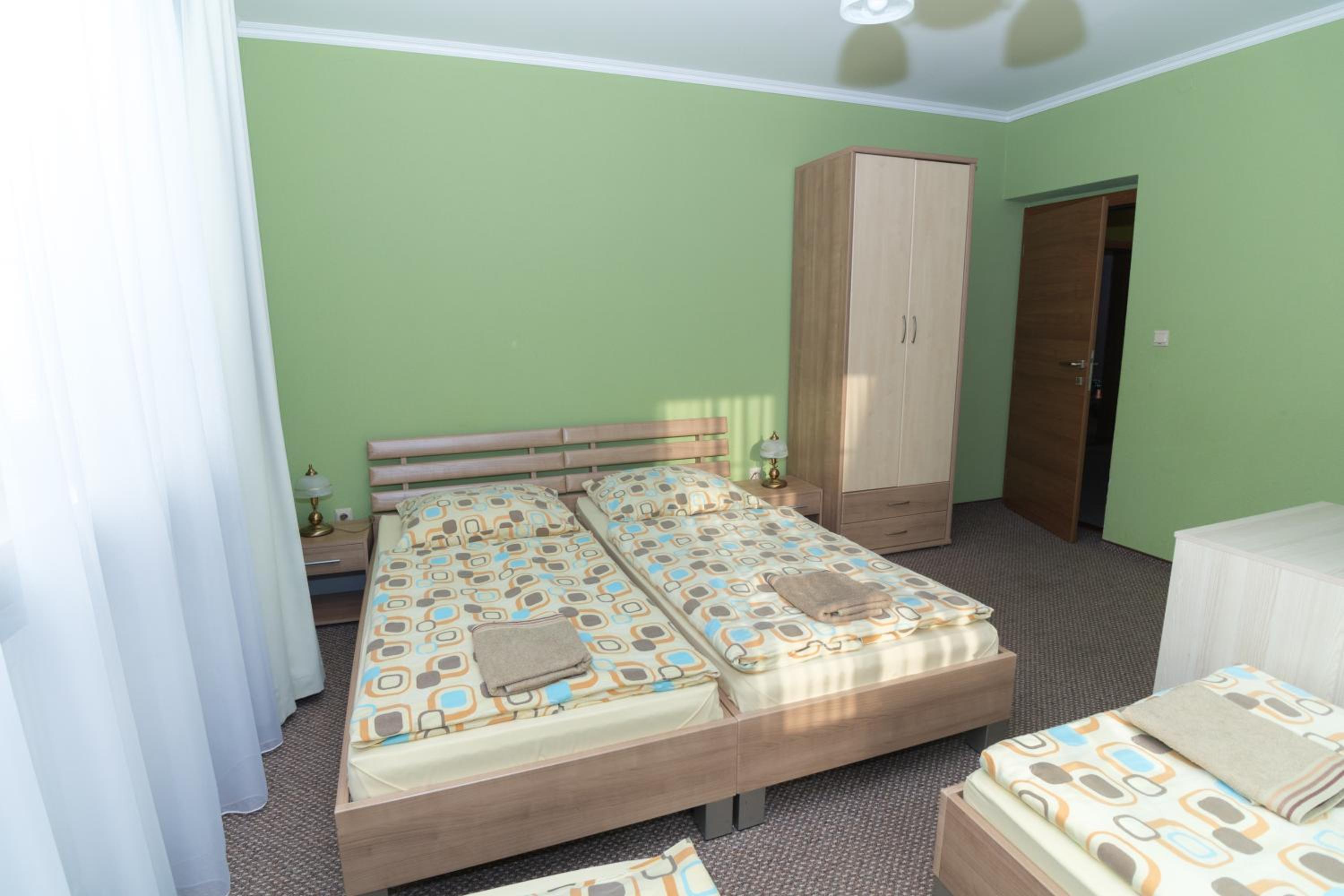 Quadruple Room - Photo 1