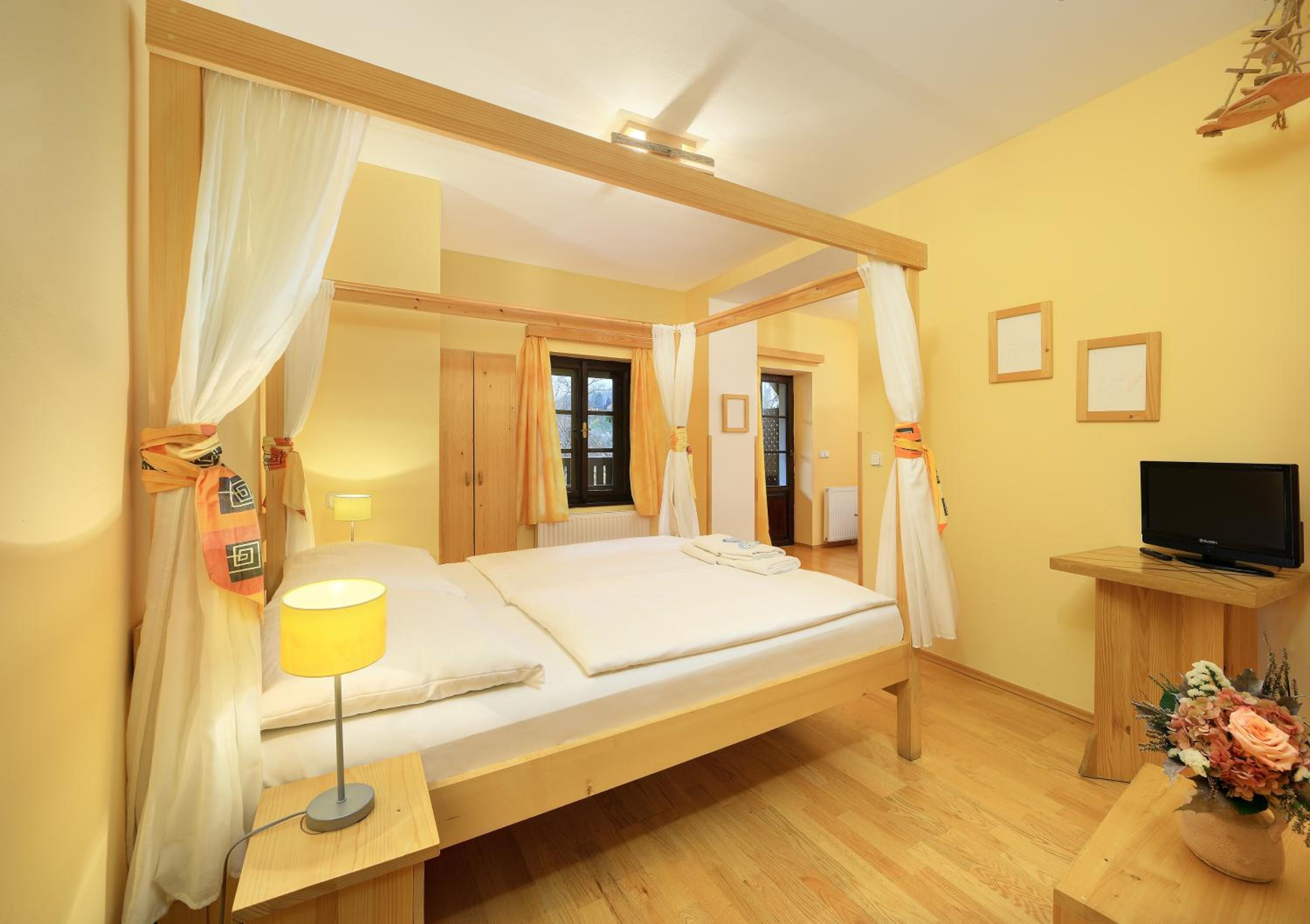 Deluxe Double or Twin Room with Balcony - Photo 22