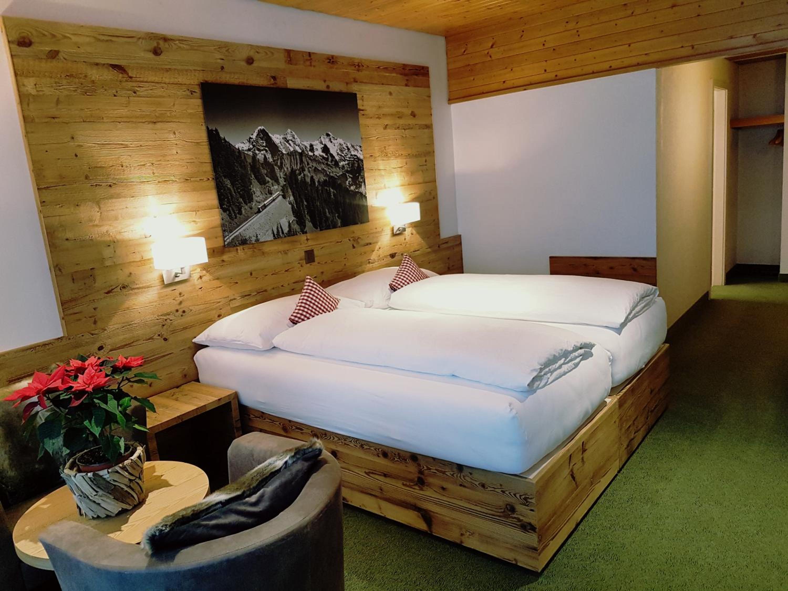 Deluxe Double Room - Eiger View photo 3